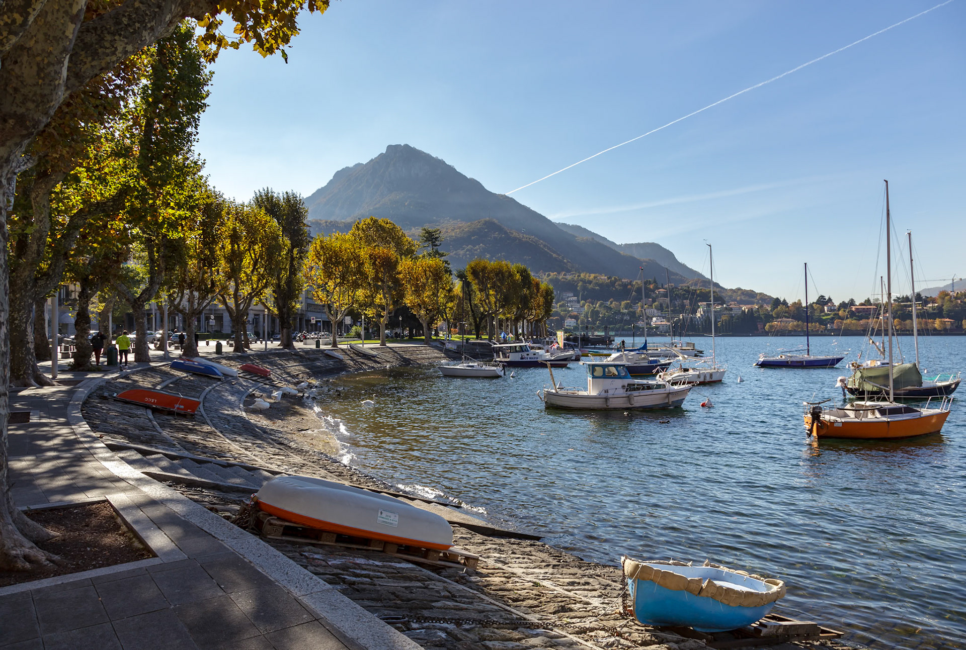 LECCO, ITALY/EUROPE - OCTOBER 29 : View of Boats on Lake Como at Lecco on the Southern Shore of Lake Como in Italy on October 29, 2010