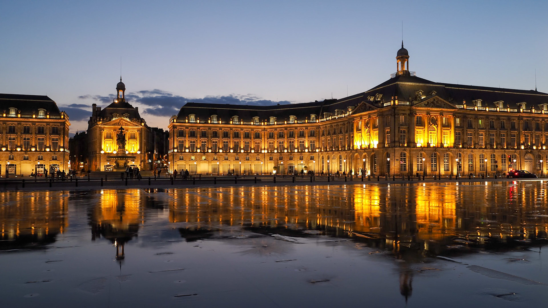 Miroir d'Eau at Place de la Bourse in Bordeaux