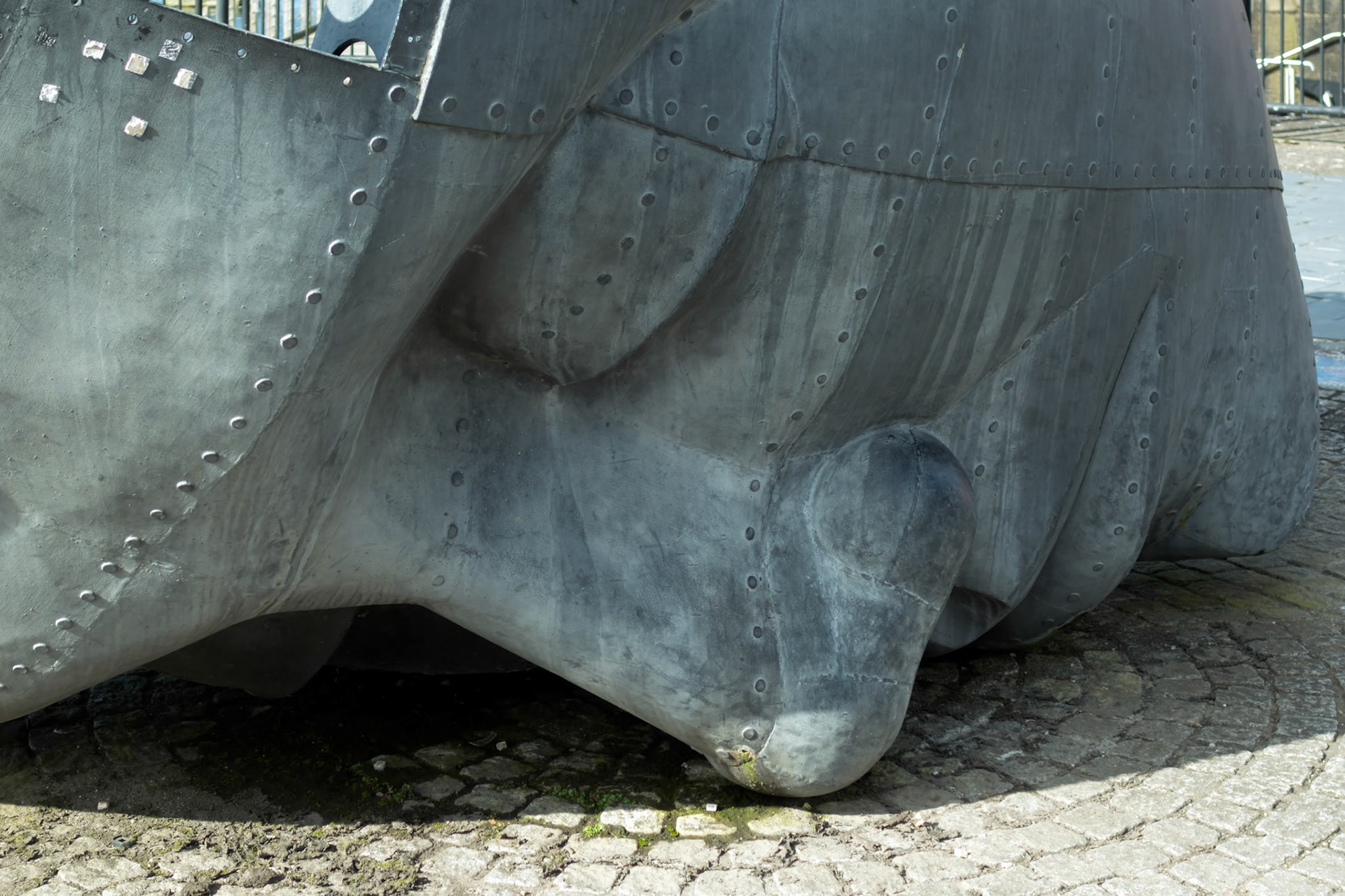 Detail from the Merchant Seafarers' War Memorial in Cardiff Bay