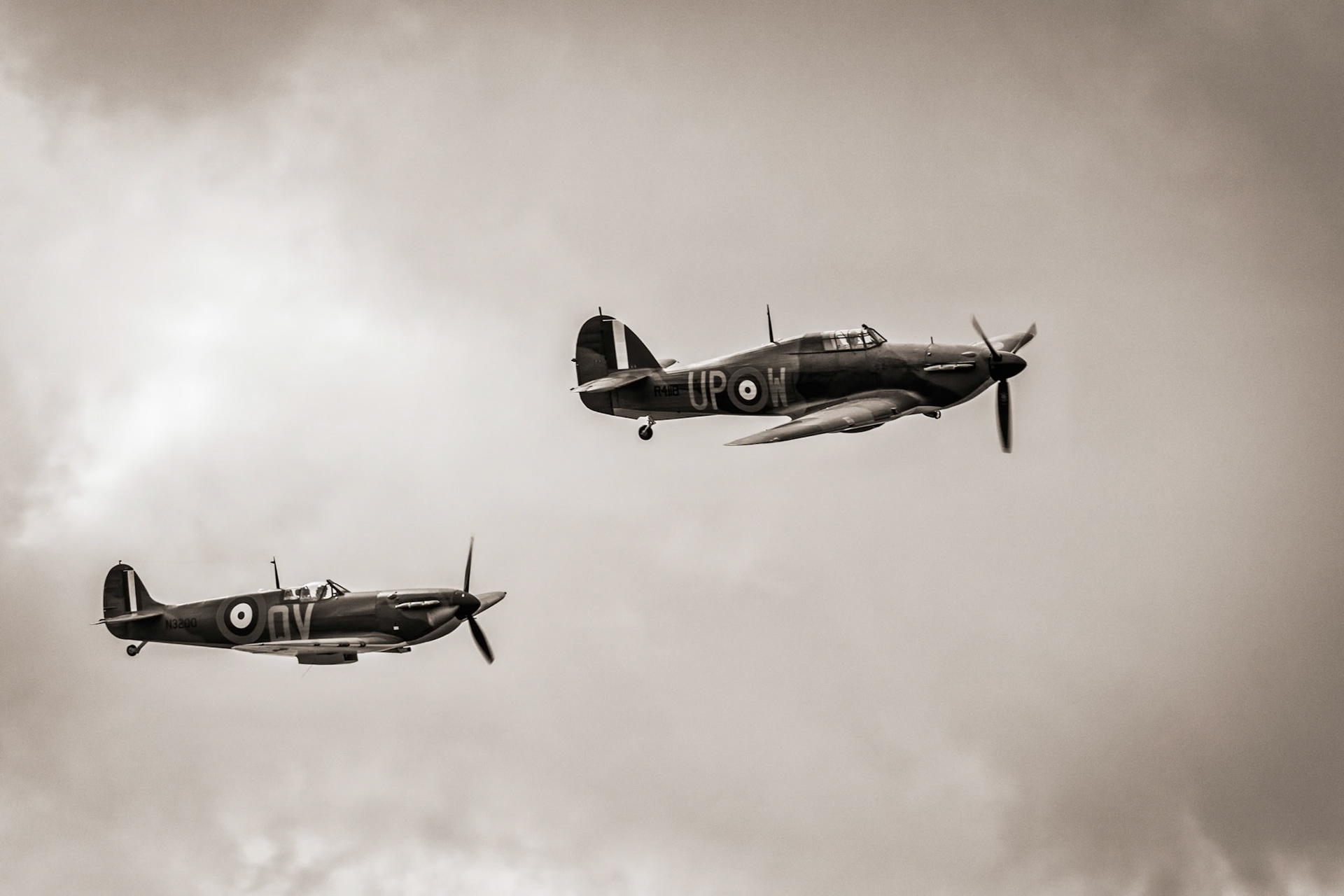 Hawker Hurricane I R4118 and Spitfire Mk IXT PV202 QV