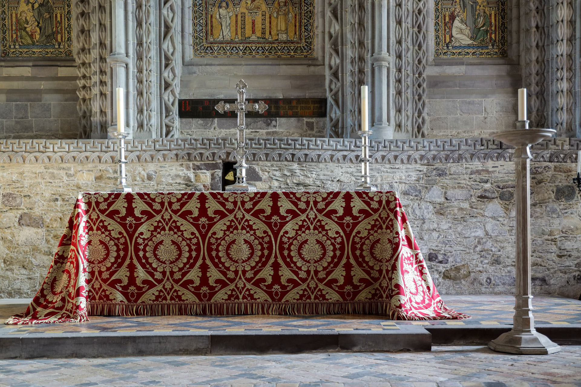 ST DAVID'S, PEMBROKESHIRE/UK - SEPTEMBER 13 : Interior view of the Cathedral at St David's in Pembrokeshire on September 13, 2019