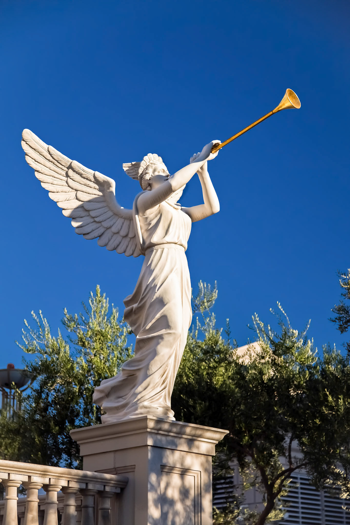Angel Playing a Golden Bugle