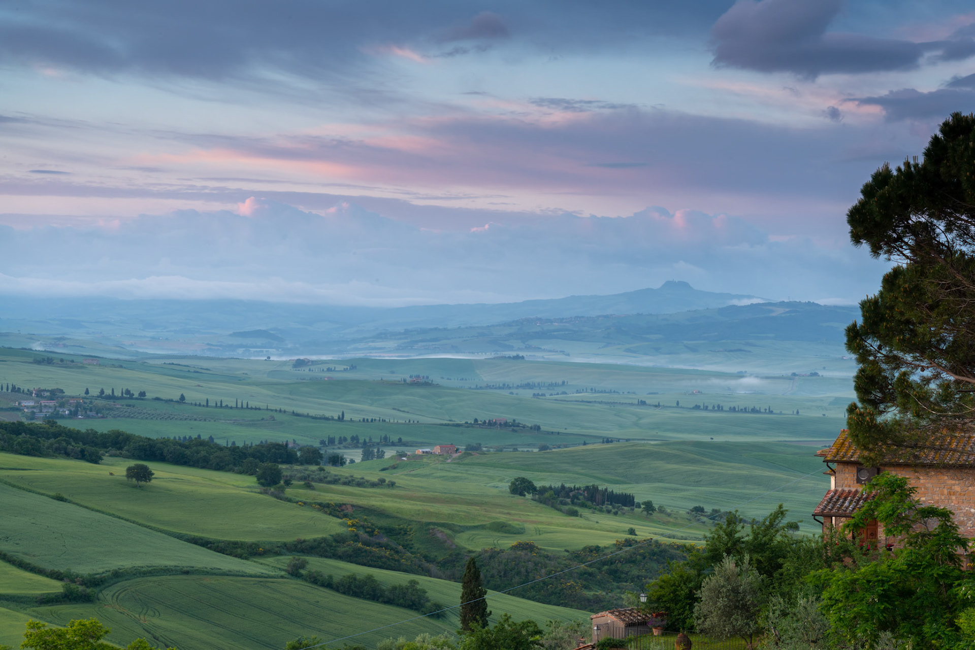VAL D'ORCIA, TUSCANY/ITALY - MAY 21 : Farmland in Val d'Orcia Tuscany on May 21, 2013