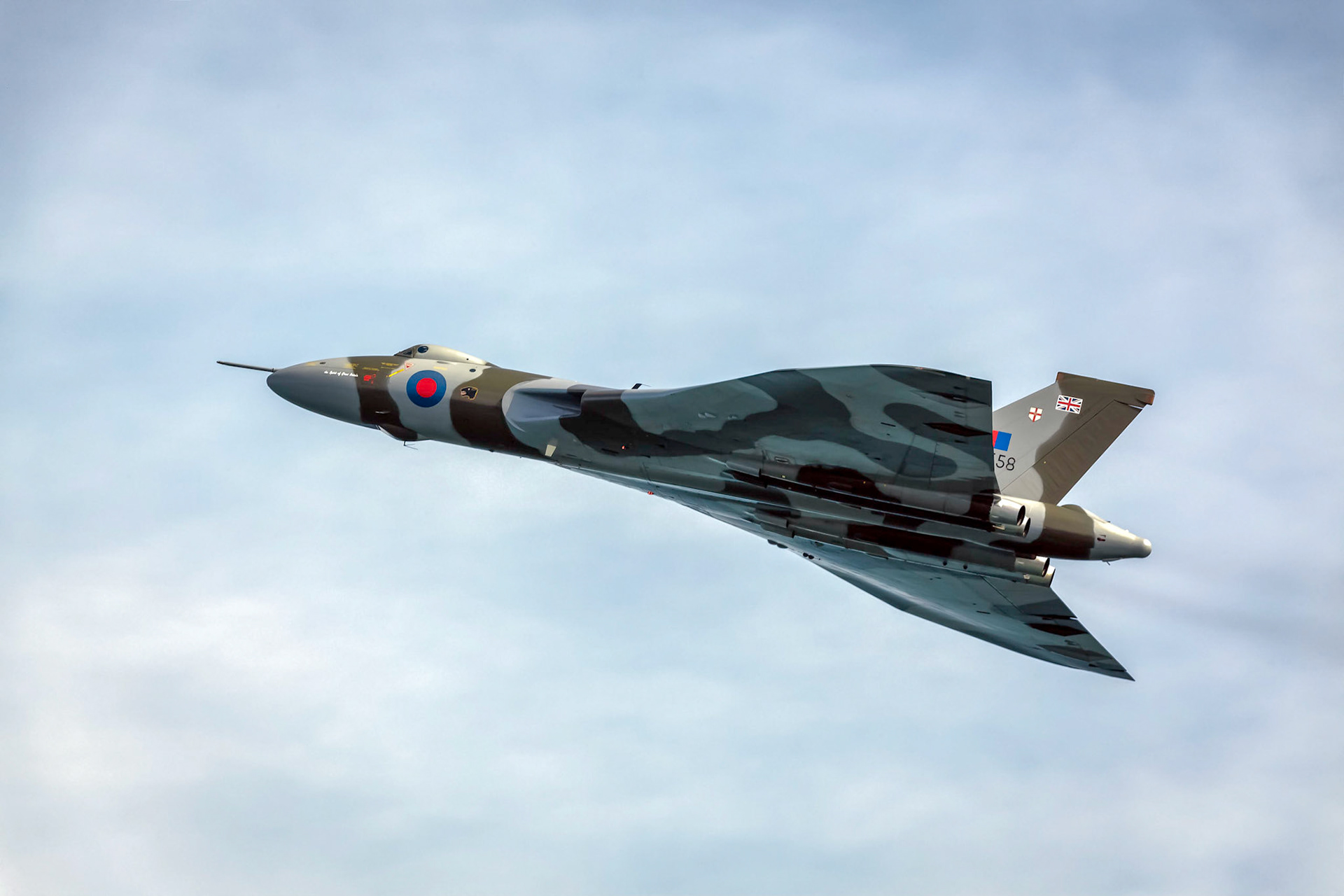 Avro Vulcan XH558 at Airbourne