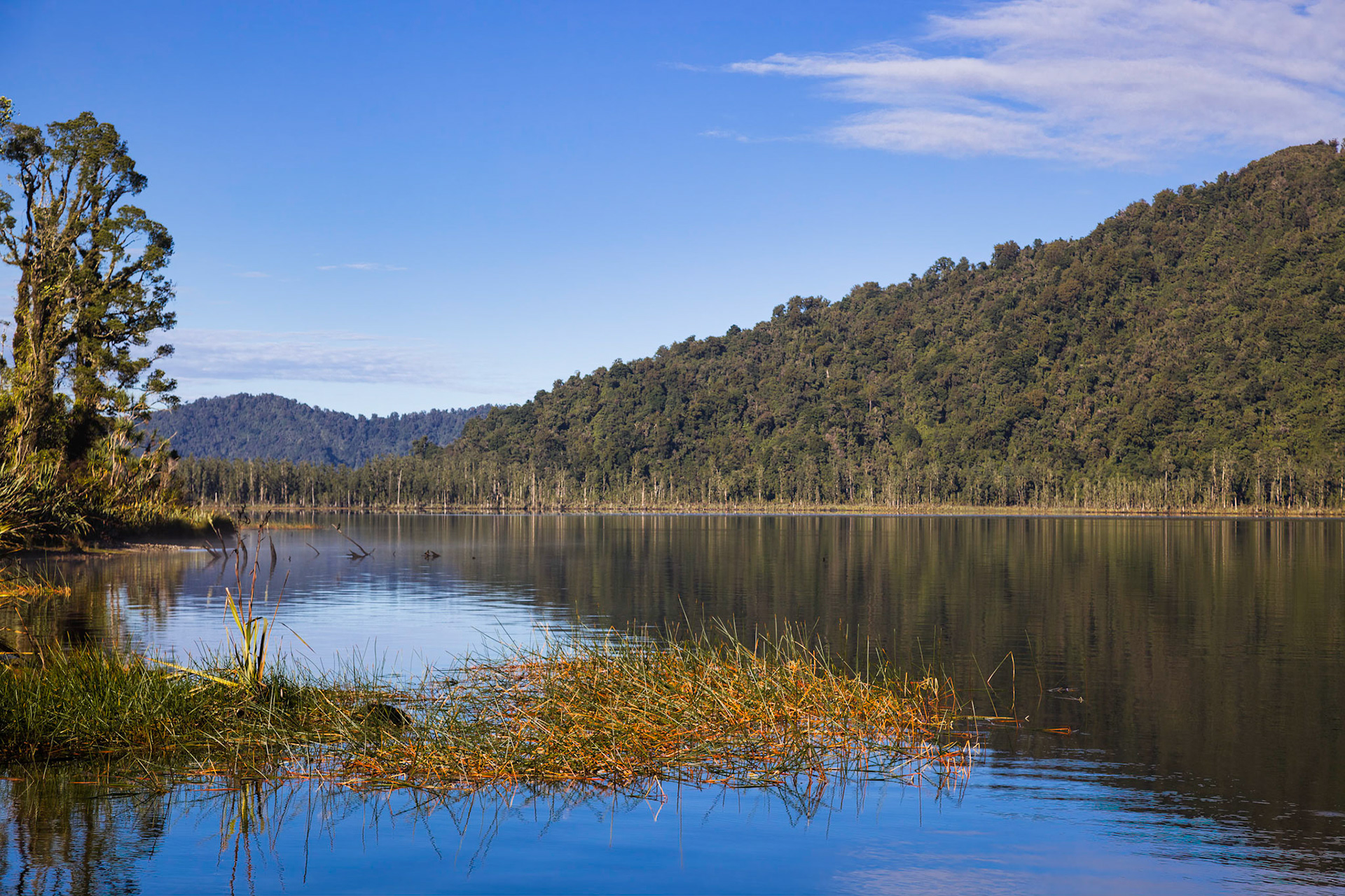 Scenic view of Lake Mahinapua in New Zealand