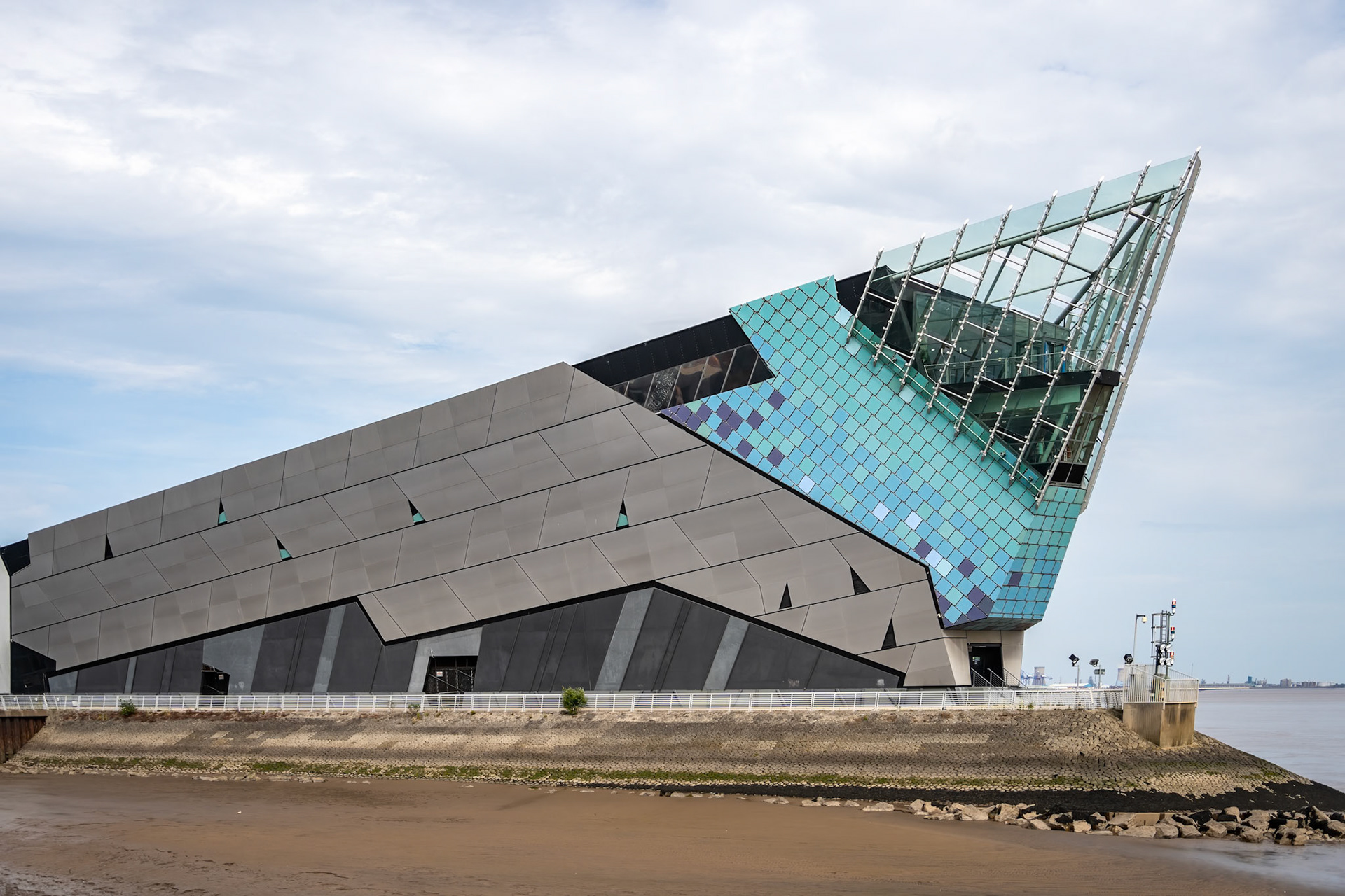 KINGSTON UPON HULL,  YORKSHIRE, UK - JULY 17: The Deep building by the marina in Kingston upon Hull on July 17, 2022