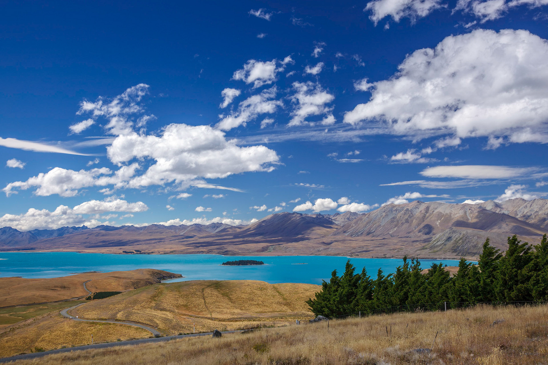 Scenic view of the colourful Lake Tekapo
