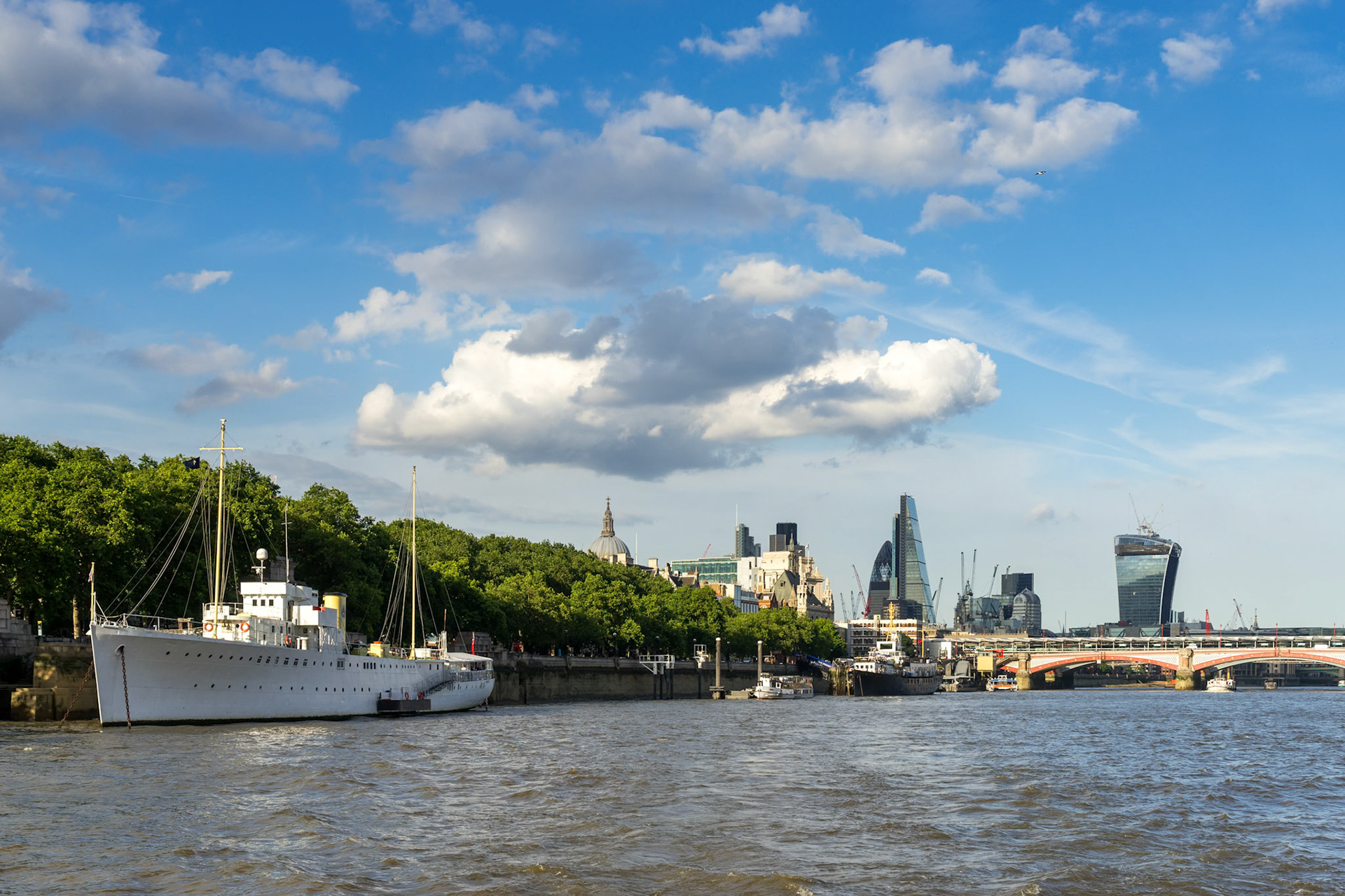 Floating Restaurant and Bar on the River Thames