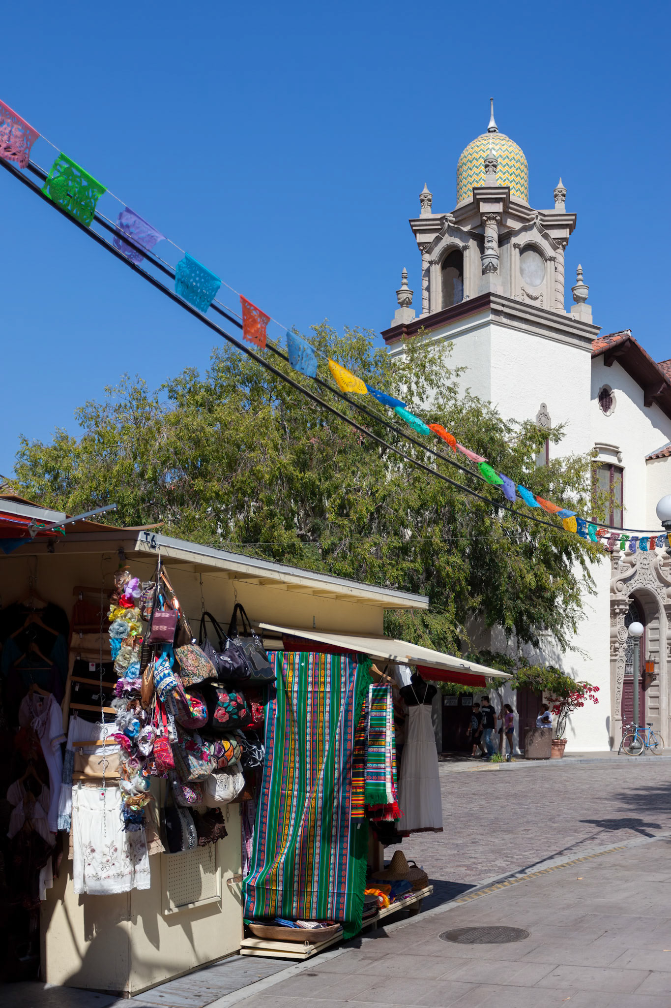 LOS ANGELES, CALIFORNIA, USA - AUGUST 10 : Olvera Street market in Los Angeles, California, USA on August 10, 2011