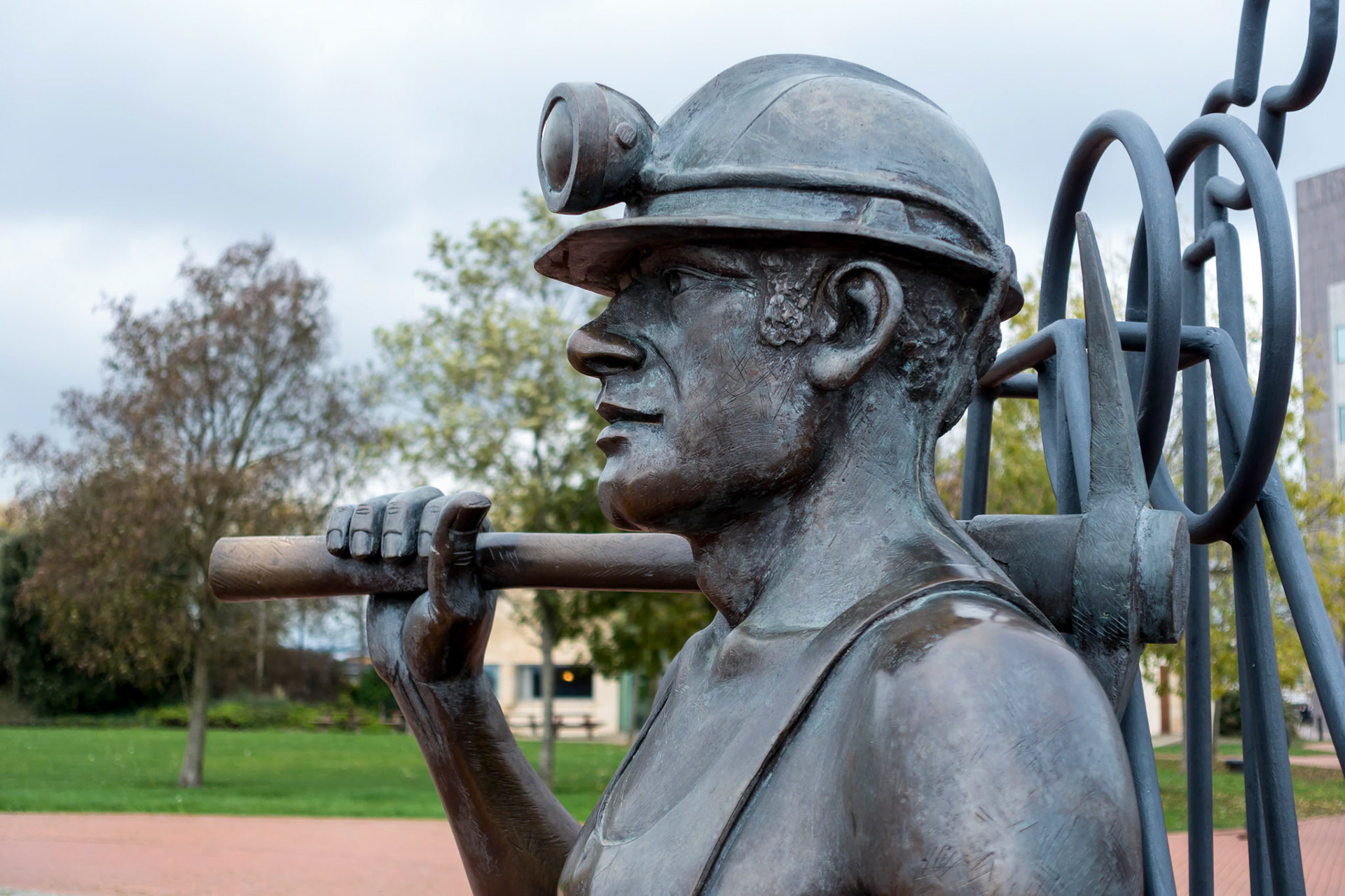 Pit to Port Coal Miner Sculpture Cardiff Bay