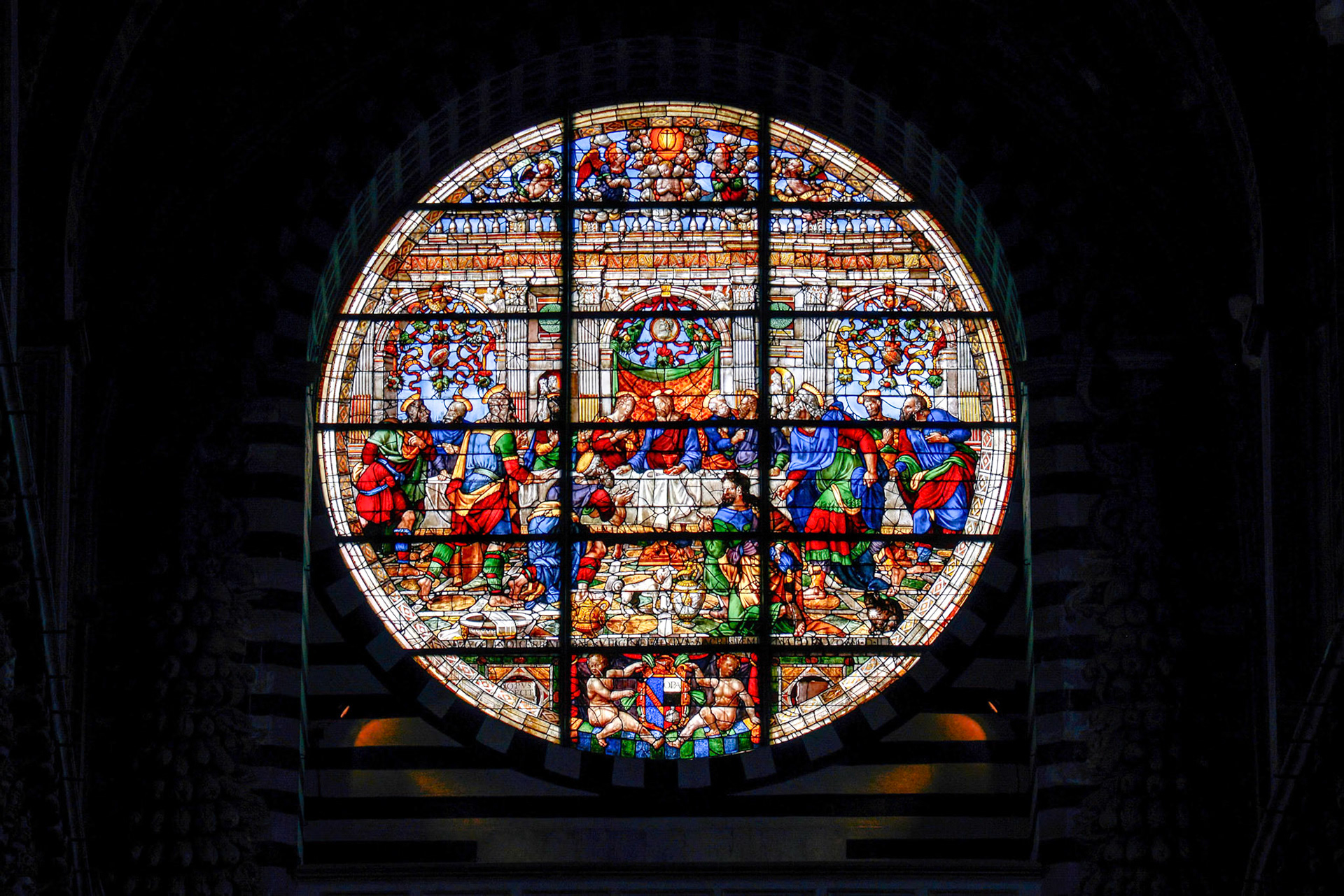 SIENA, TUSCANY/ITALY - MAY 18 : Interior view of  Siena Cathedral in Siena on May 18, 2013