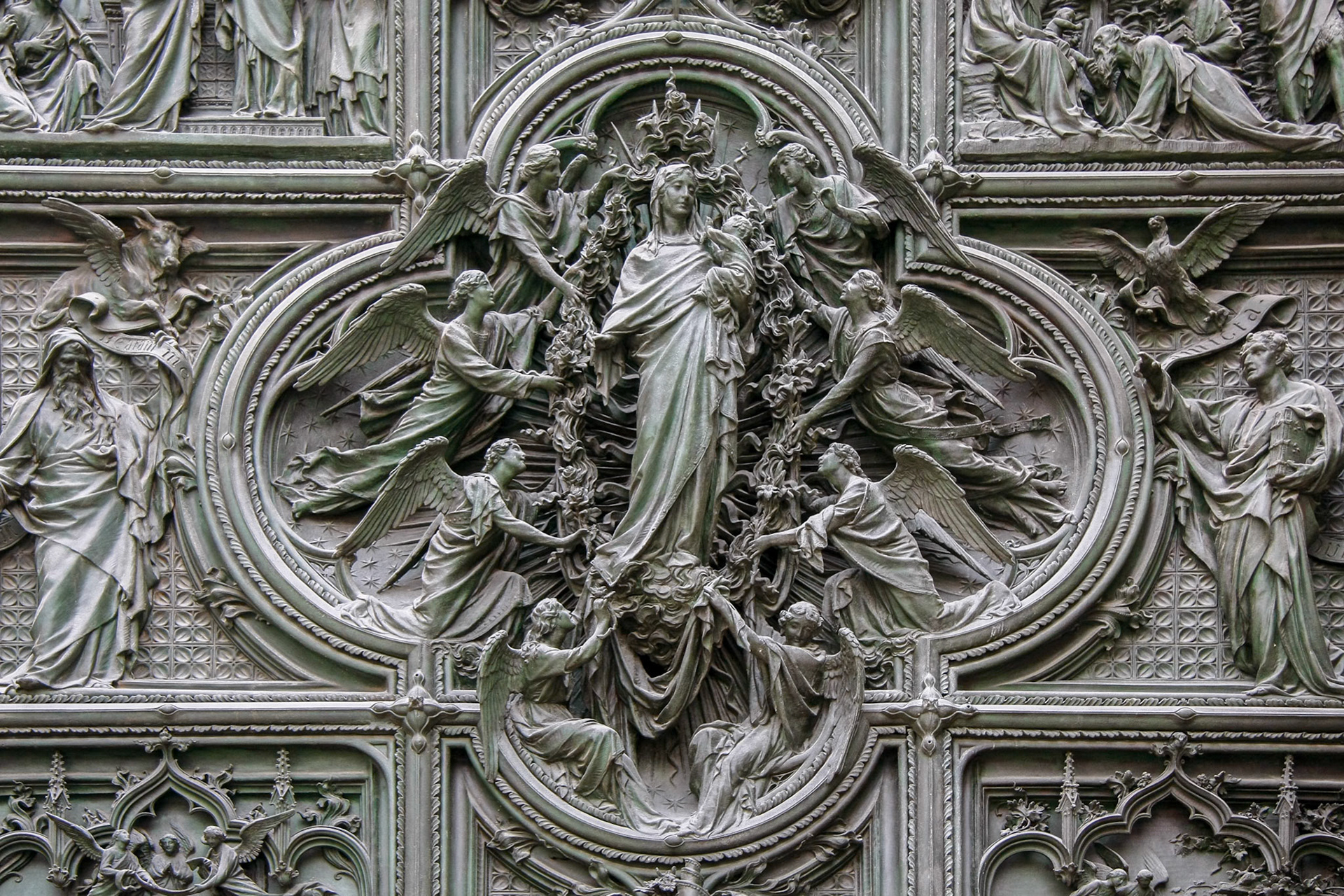 MILAN, ITALY/EUROPE - FEBRUARY 23 : Detail of the main door at the Duomo Cathedral in Milan Italy on February 23, 2008