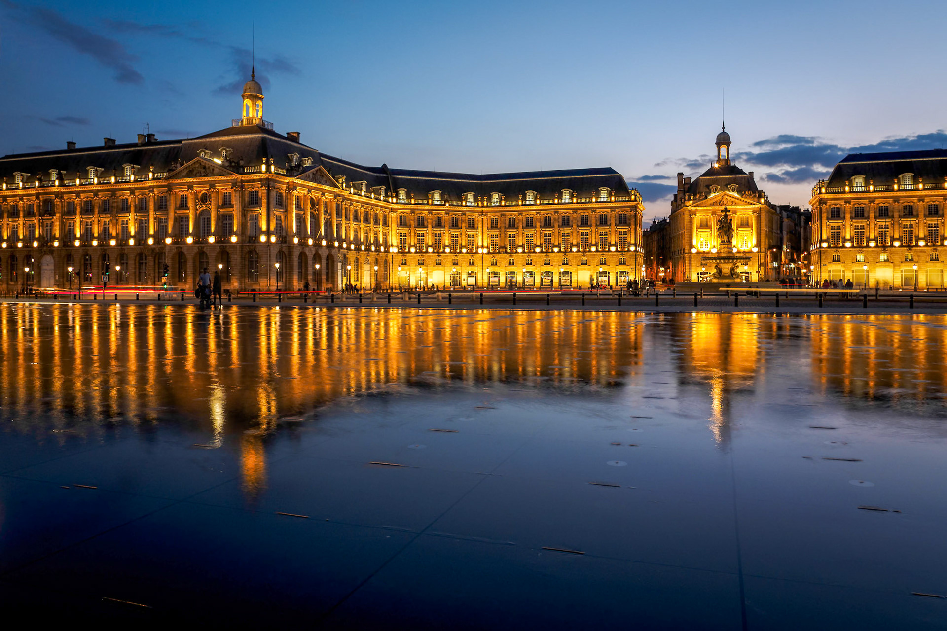 Miroir d'Eau at Place de la Bourse in Bordeaux