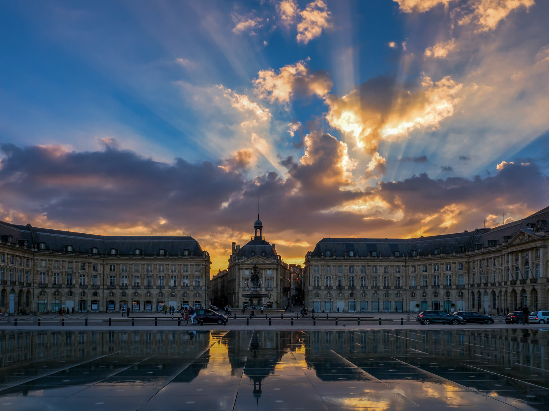 Miroir d'Eau at Place de la Bourse in Bordeaux