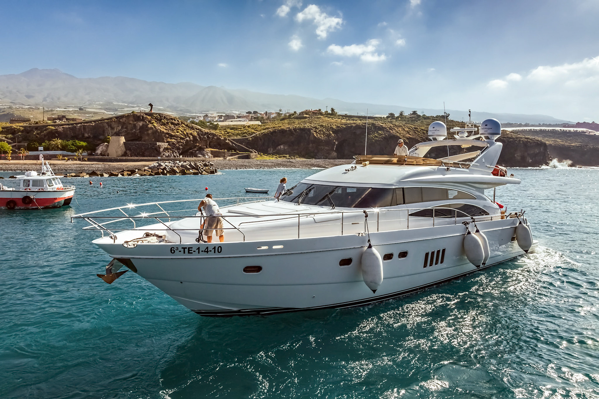 Motor Cruiser Leaving San Juan