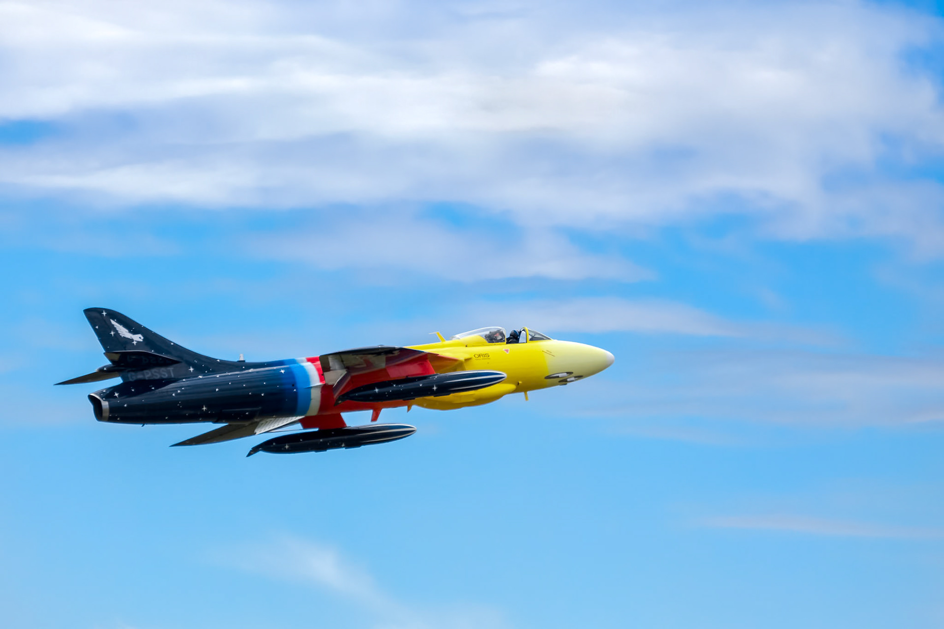 Hawker Hunter Miss Demeanour Aerial Display at Shoreham Airshow