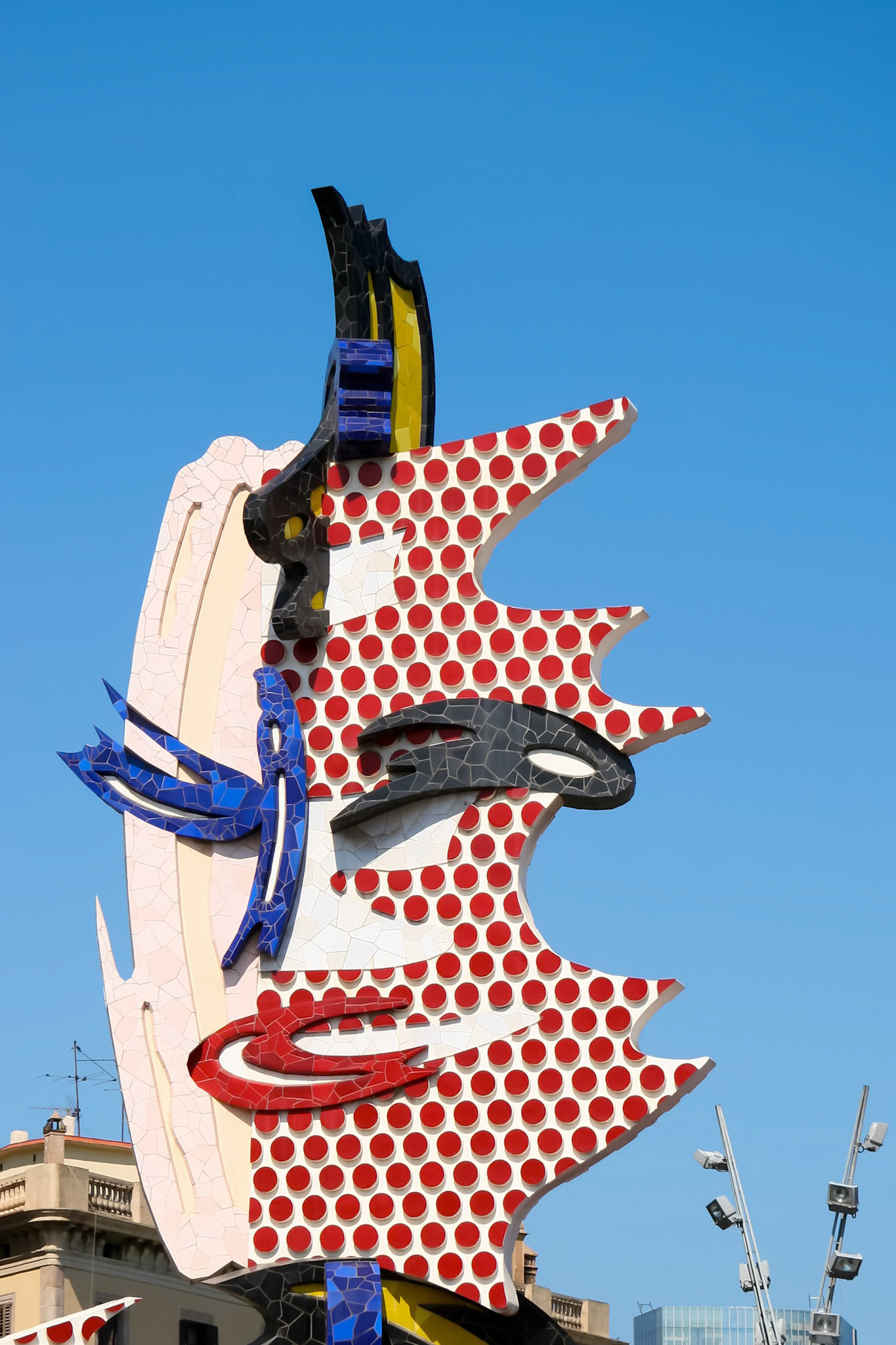 Roy Lichtenstein's Sculpture of a Face in Barcelona
