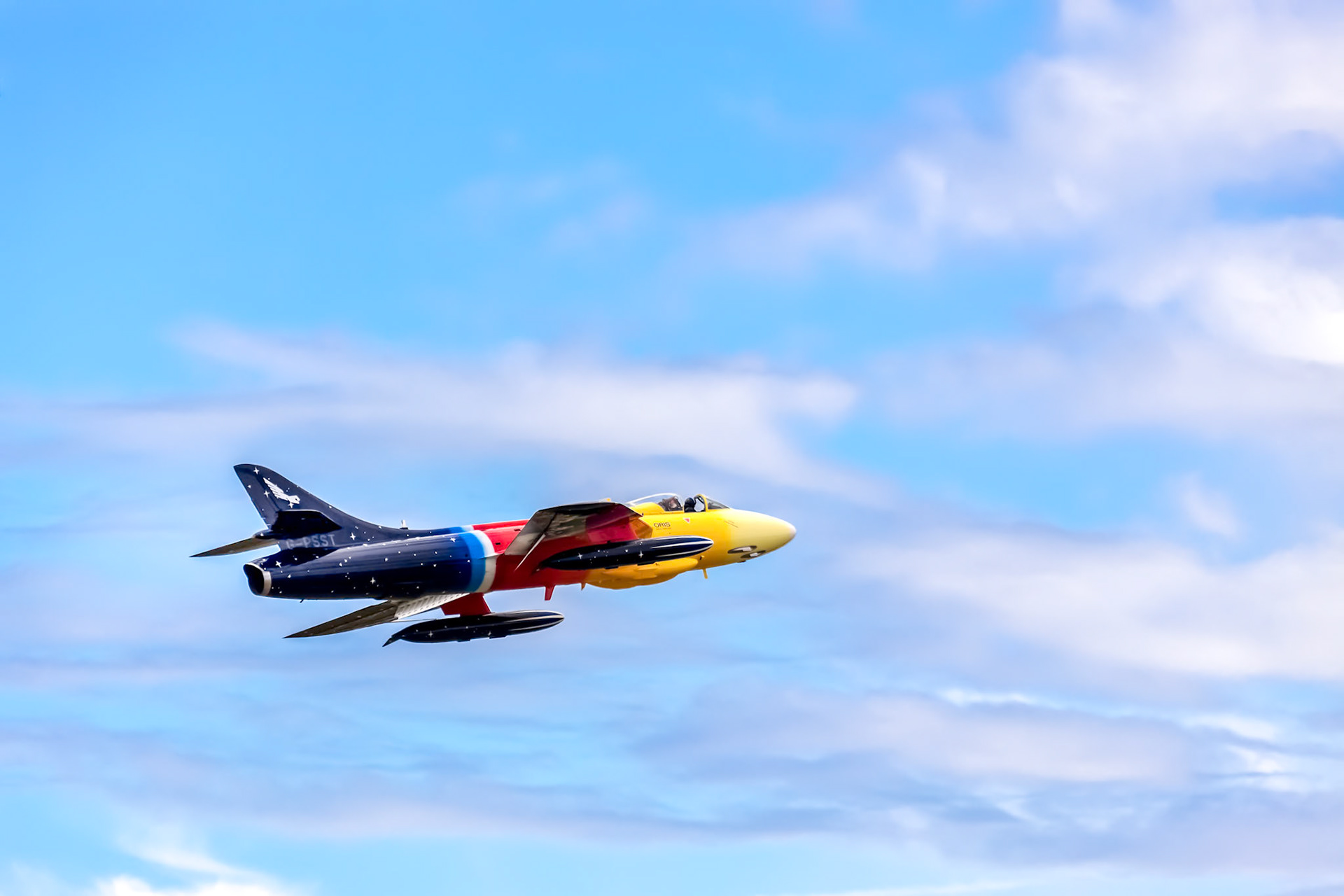 Hawker Hunter Miss Demeanour Aerial Display at Shoreham Airshow
