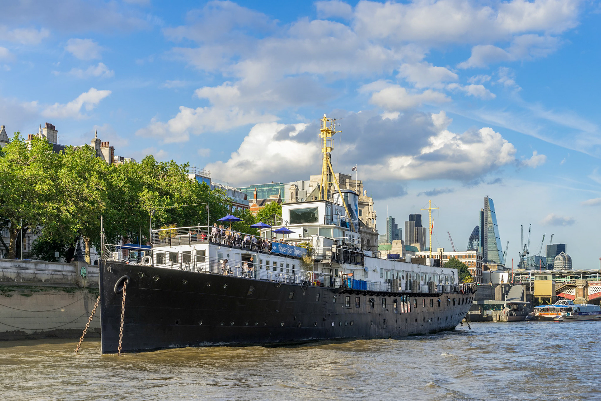 River Bar on the Thames