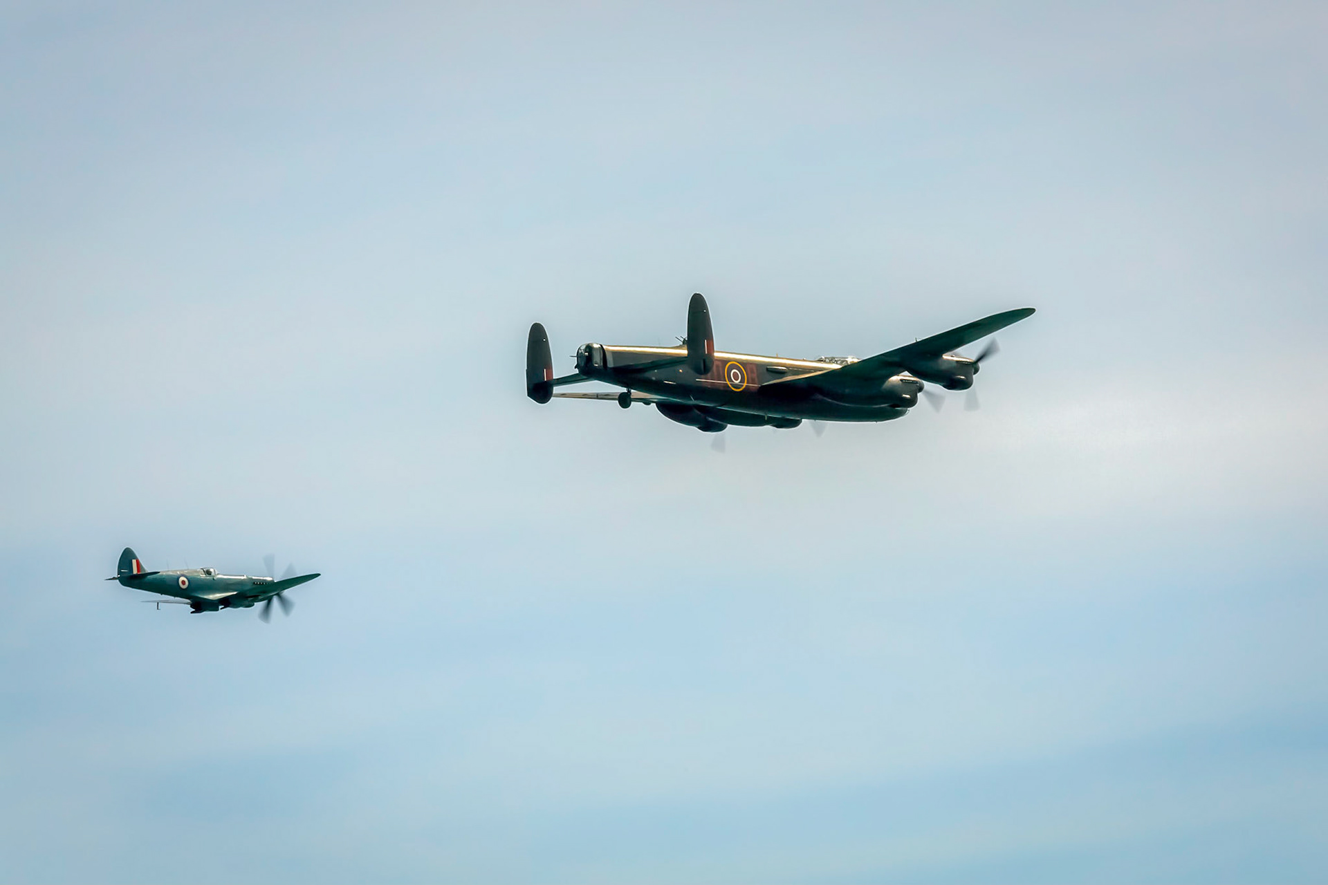 Avro Lancaster and Spitfire MK1 at Airbourne