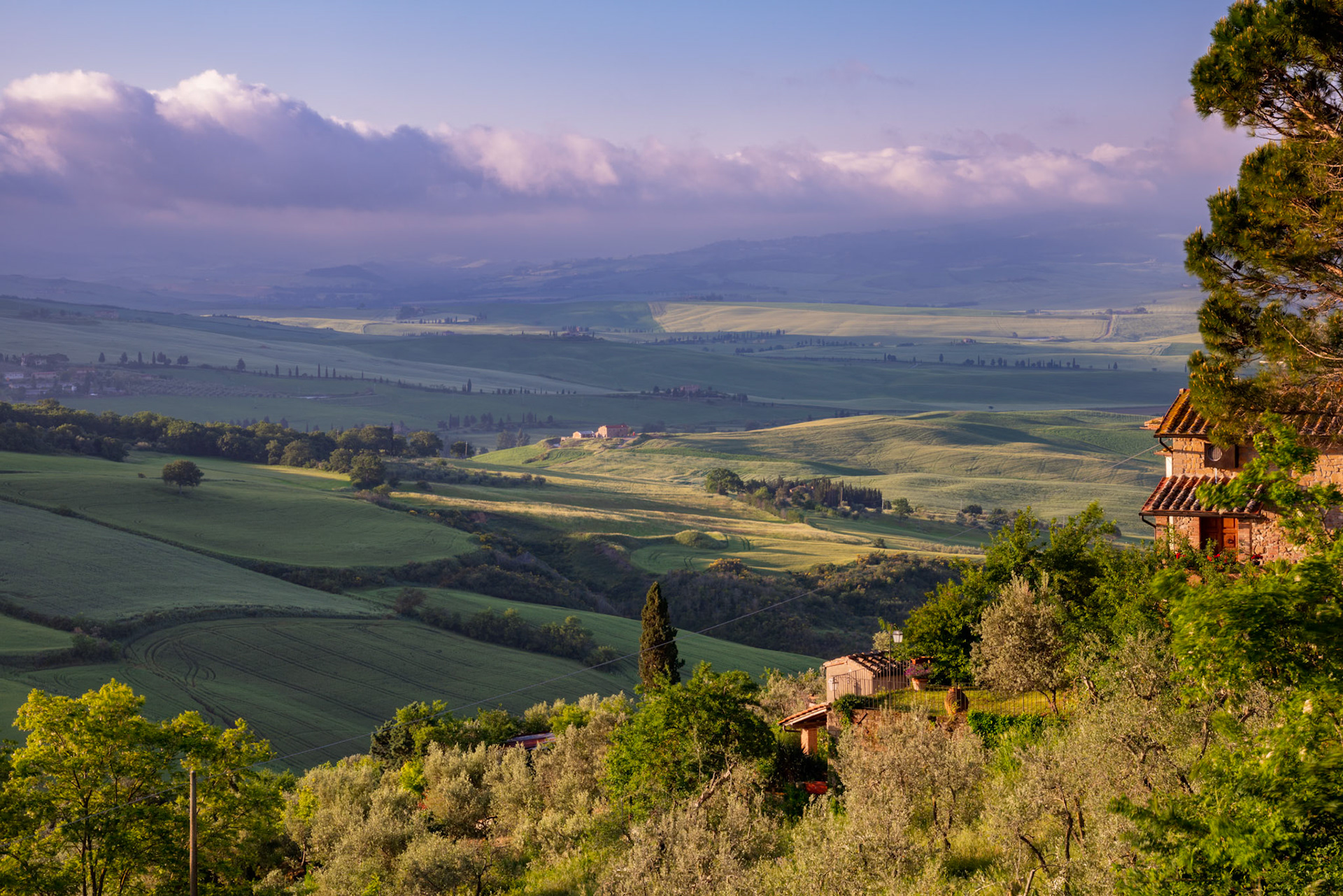 VAL D'ORCIA, TUSCANY, ITALY - MAY 18 : Sunrise in Val d'Orcia, Tuscany,  Italy on May 18, 2013