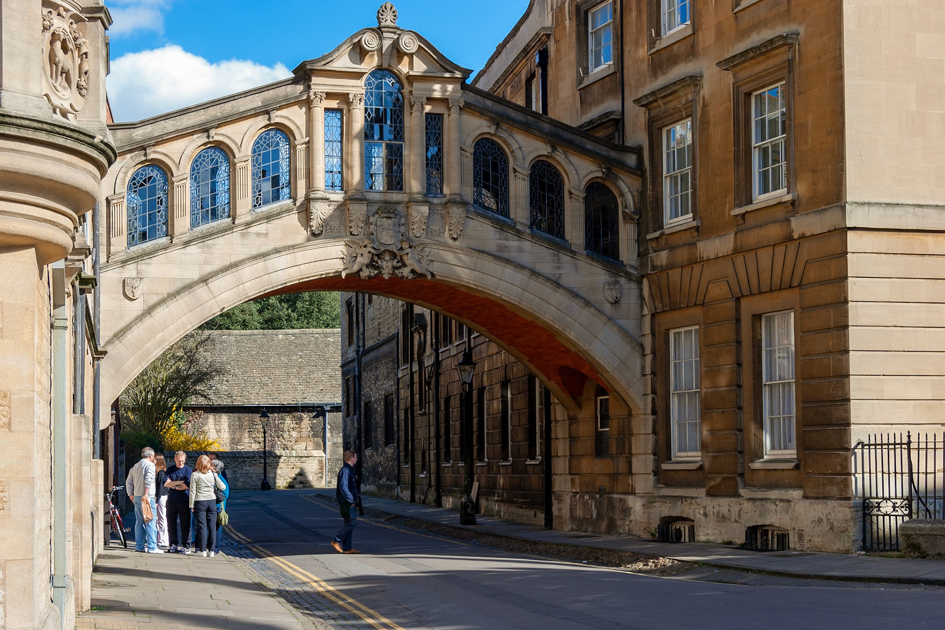 OXFORD, OXFORDSHIRE/UK - MARCH 25 : Bridge of Sighs in Oxford on March 25, 2005. Unidentified people