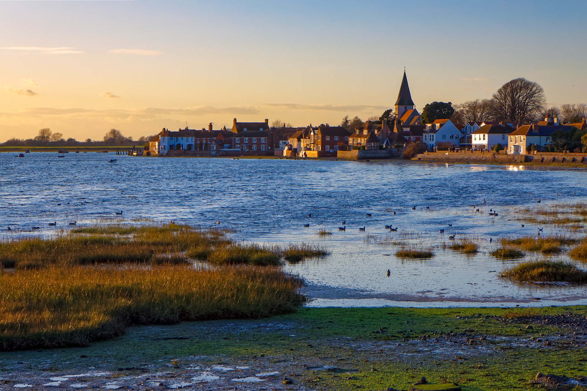 BOSHAM, WEST SUSSEX/UK - DECEMBER 5 : A Winter's Afternoon at Bosham near Chichester in West Sussex on December 5, 2008