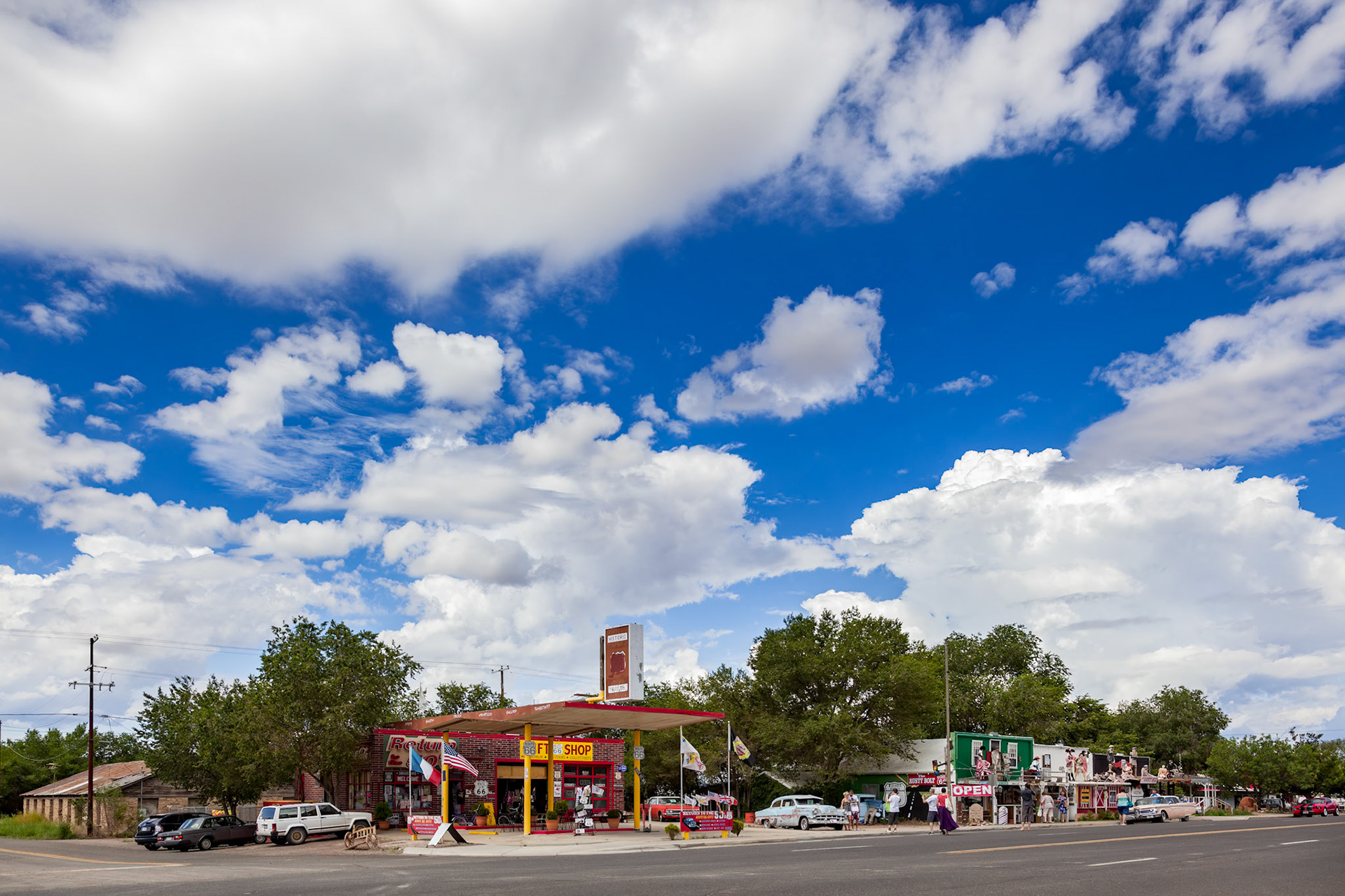 SELIGMAN, ARIZONA, USA - JULY 31 : Gift Shop on Route 66 in Seligman, Arizona, USA  on July 31, 2011. Unidentified people