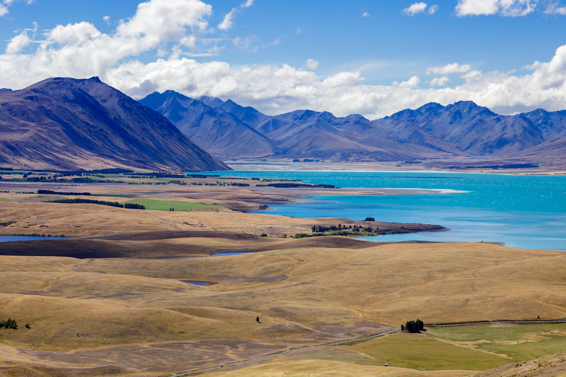 Scenic view of the colourful Lake Tekapo