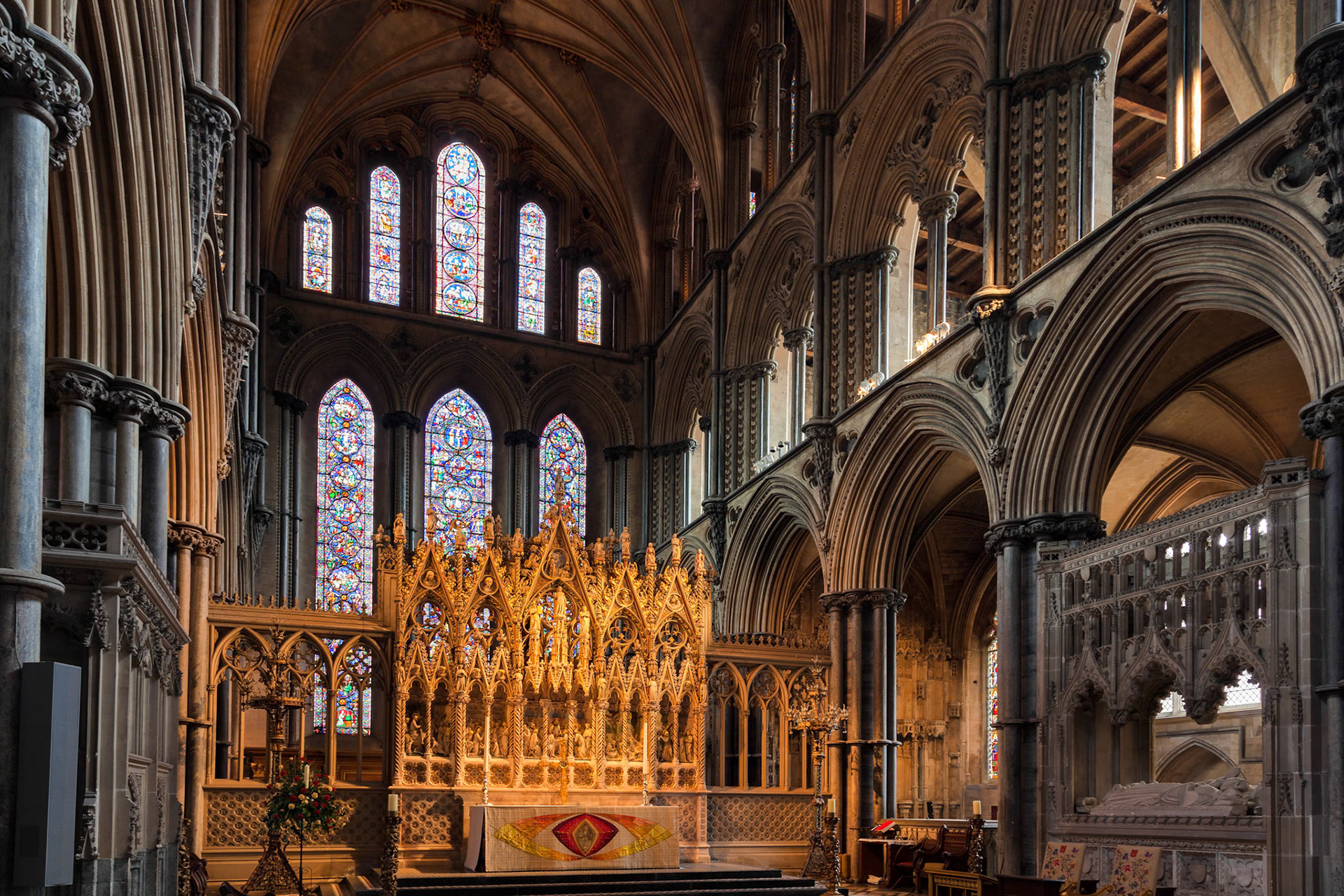 ELY, CAMBRIDGESHIRE/UK - NOVEMBER 24 : Interior view of Ely Cathedral in Ely Cambridgeshire on November 24, 2012