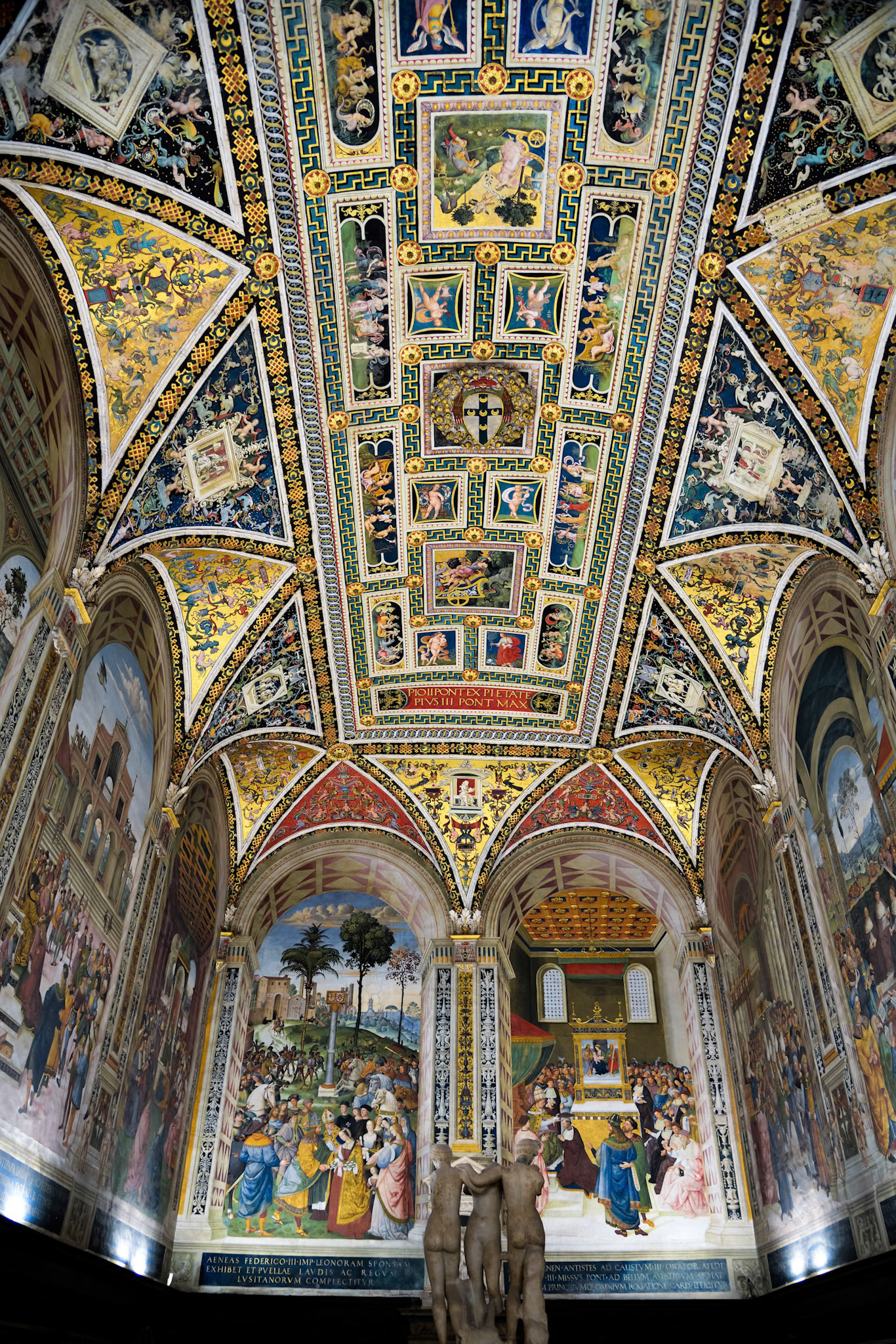 SIENA, TUSCANY/ITALY - MAY 18 : Interior view of  Siena Cathedral in Siena on May 18, 2013