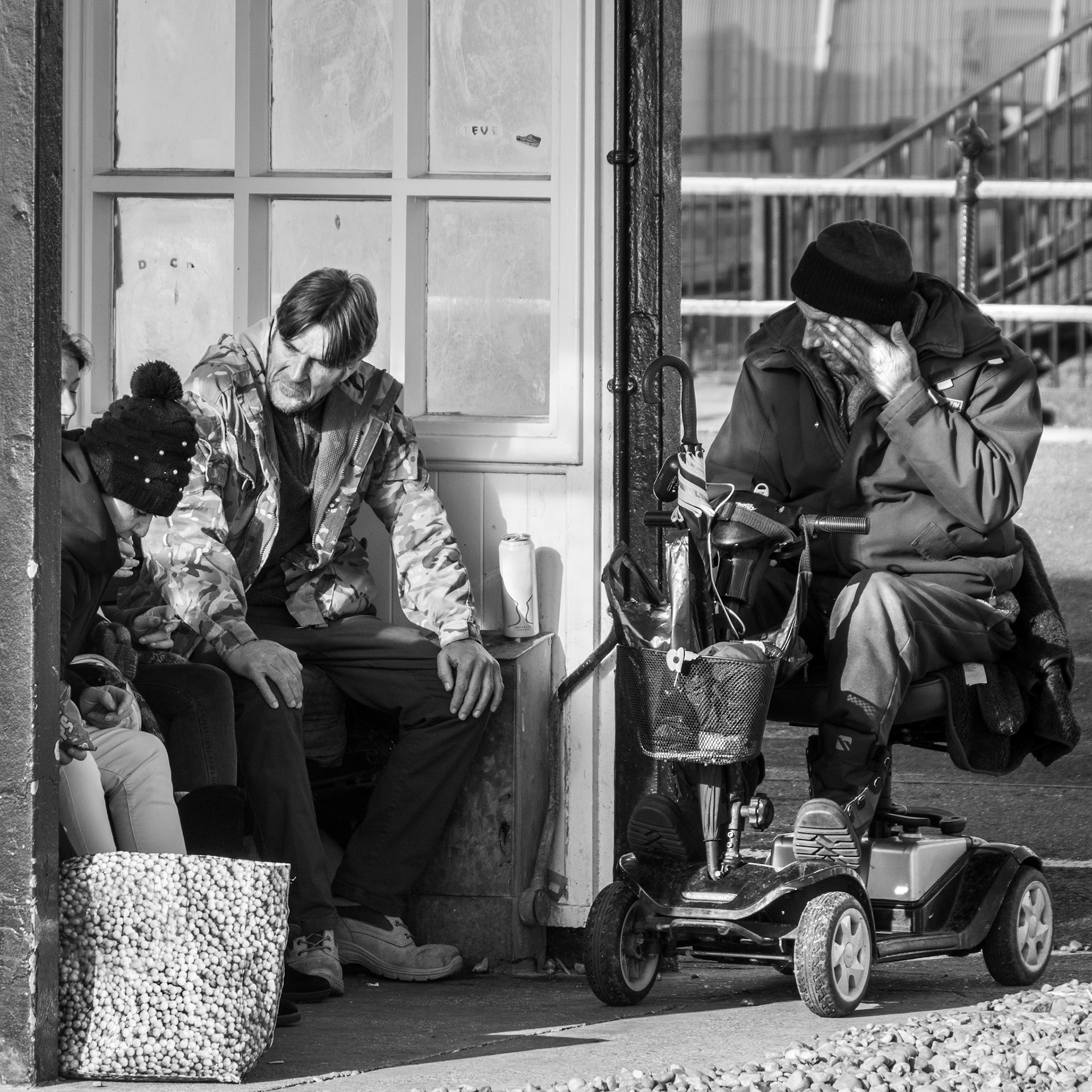 WORTHING, WEST SUSSEX/UK - NOVEMBER 13 : Daily life in Worthing West Sussex on November 13, 2018. Unidentified people.