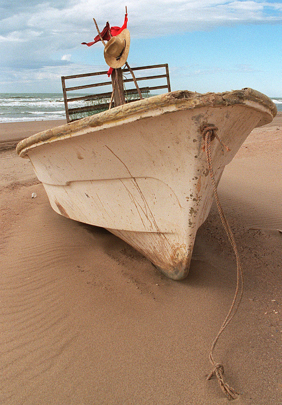 Boat on a Mexican beach.