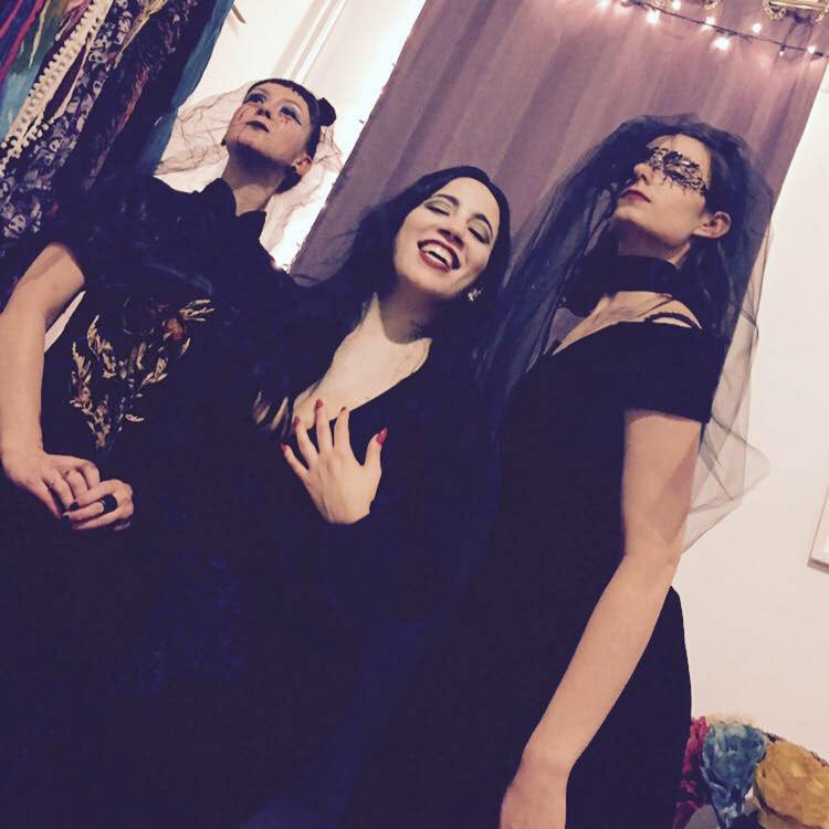 Halloween 2016: Morticia Adams and her Dark Ladies