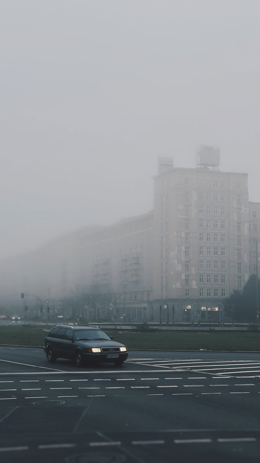 Strausberger Platz im Nebel
