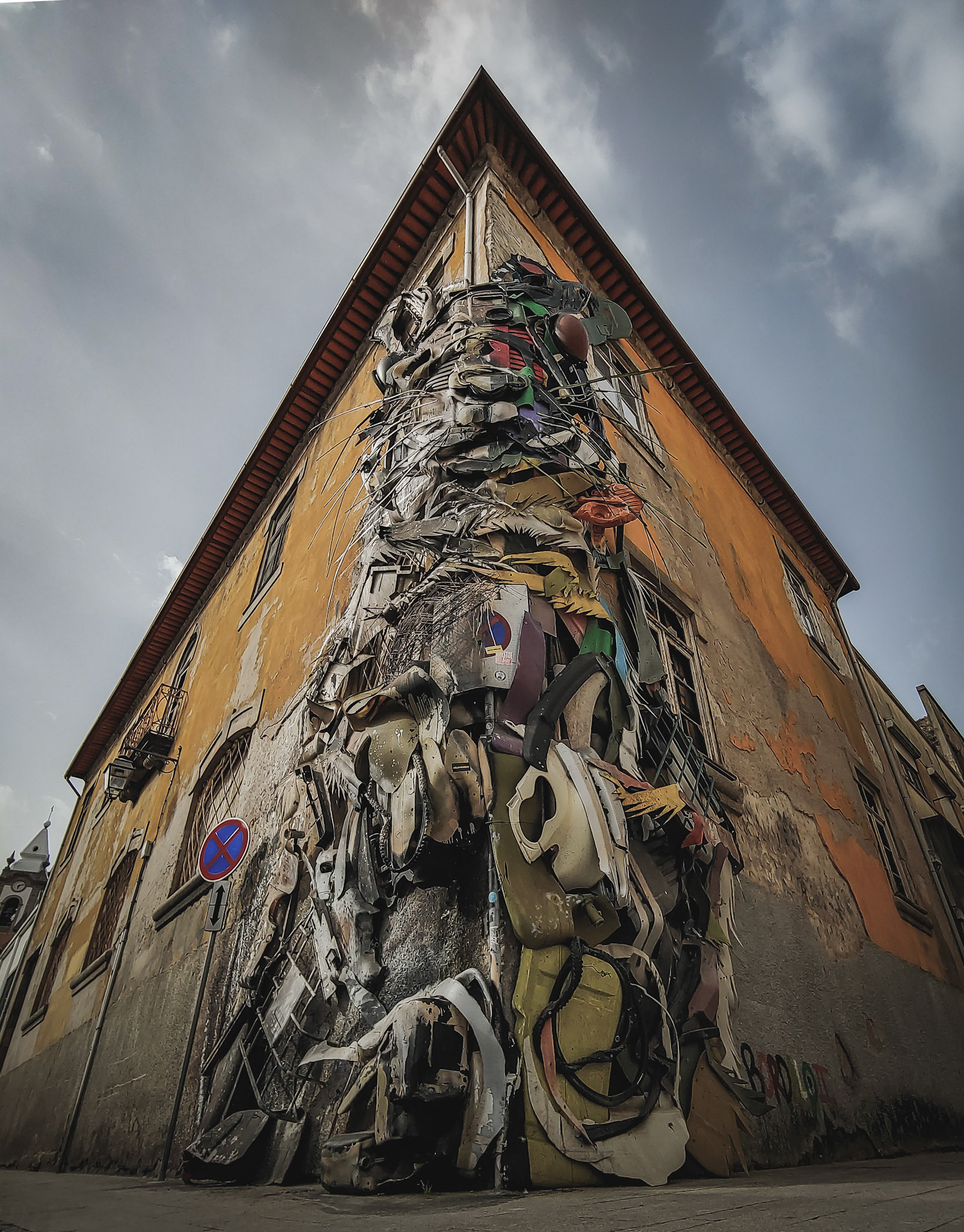 O Coelho by Bordalo II