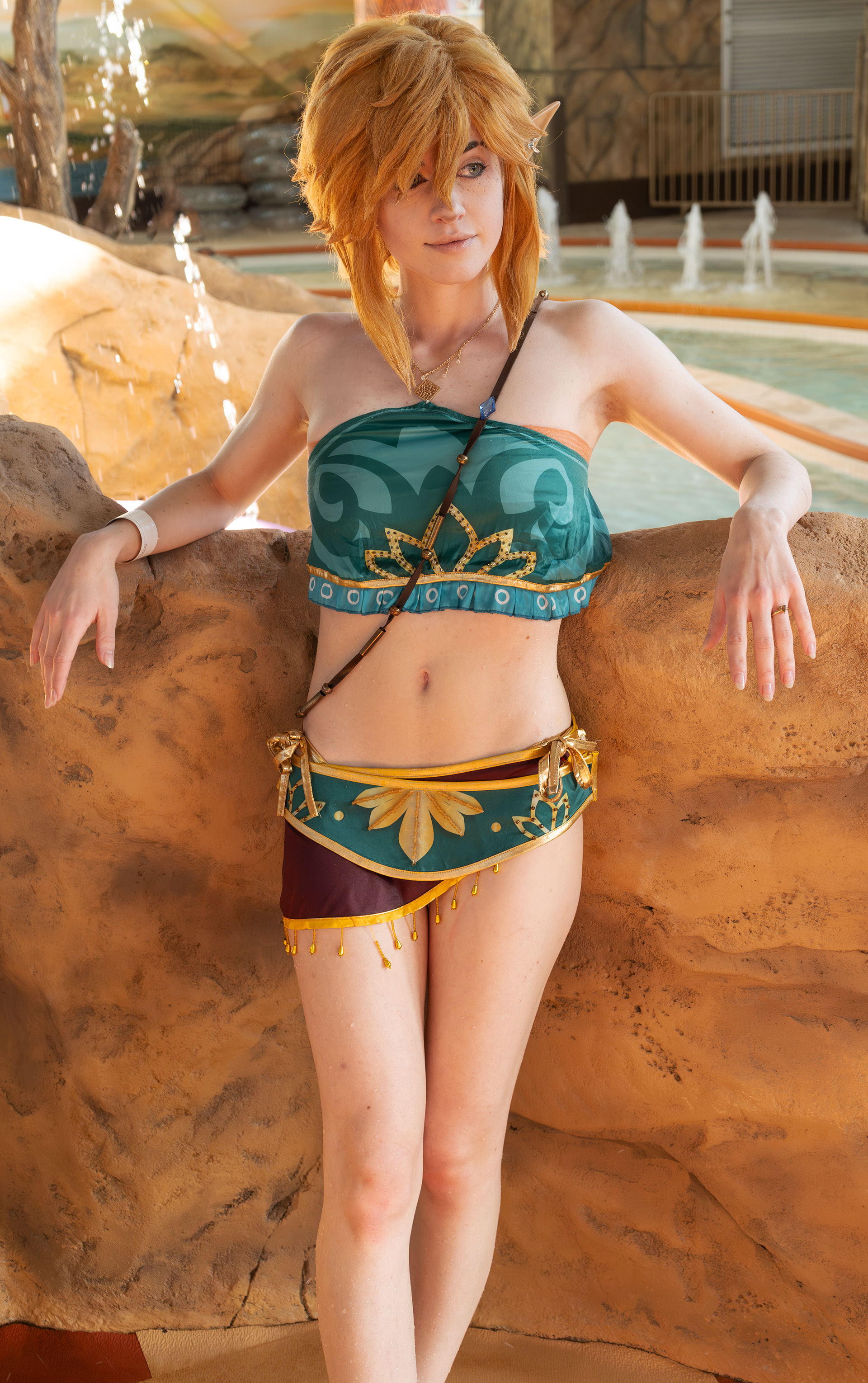 Colossal Con 2023 - Swimwear Link from Legend of Zelda / Model: @Princevalentine on IG