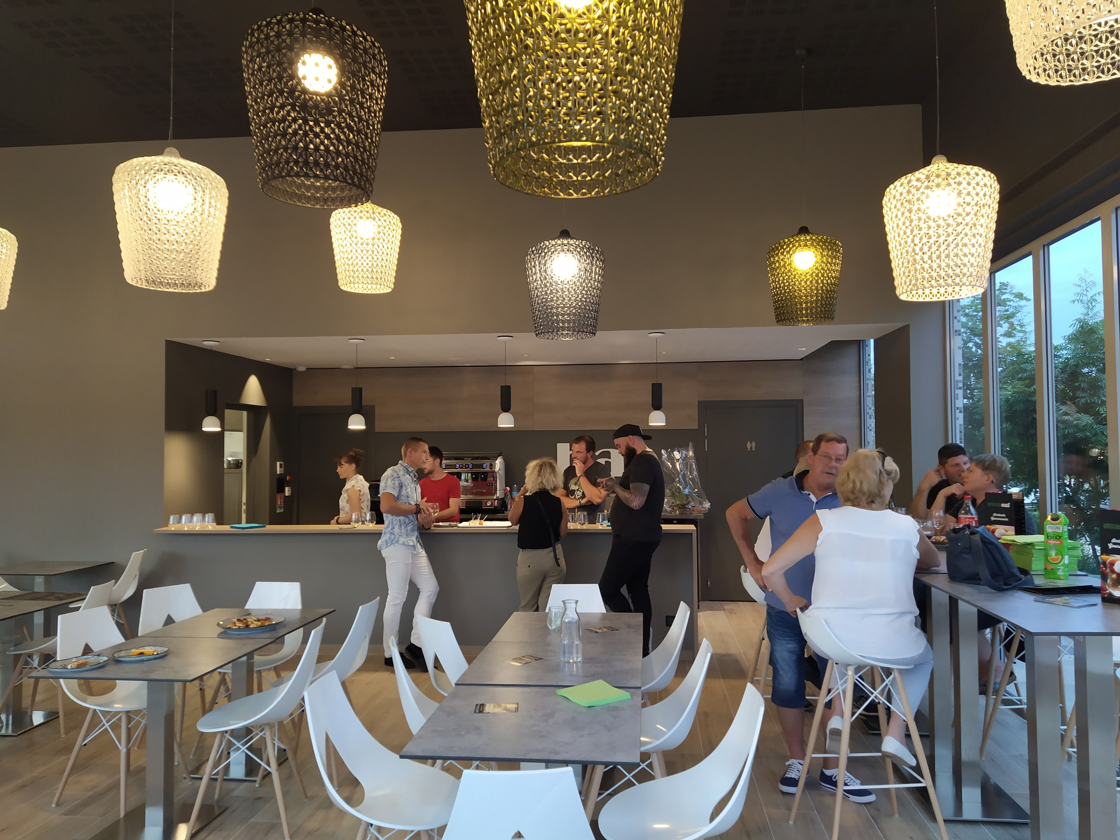 AMENAGEMENT BRASSERIE QUETIGN'EAT