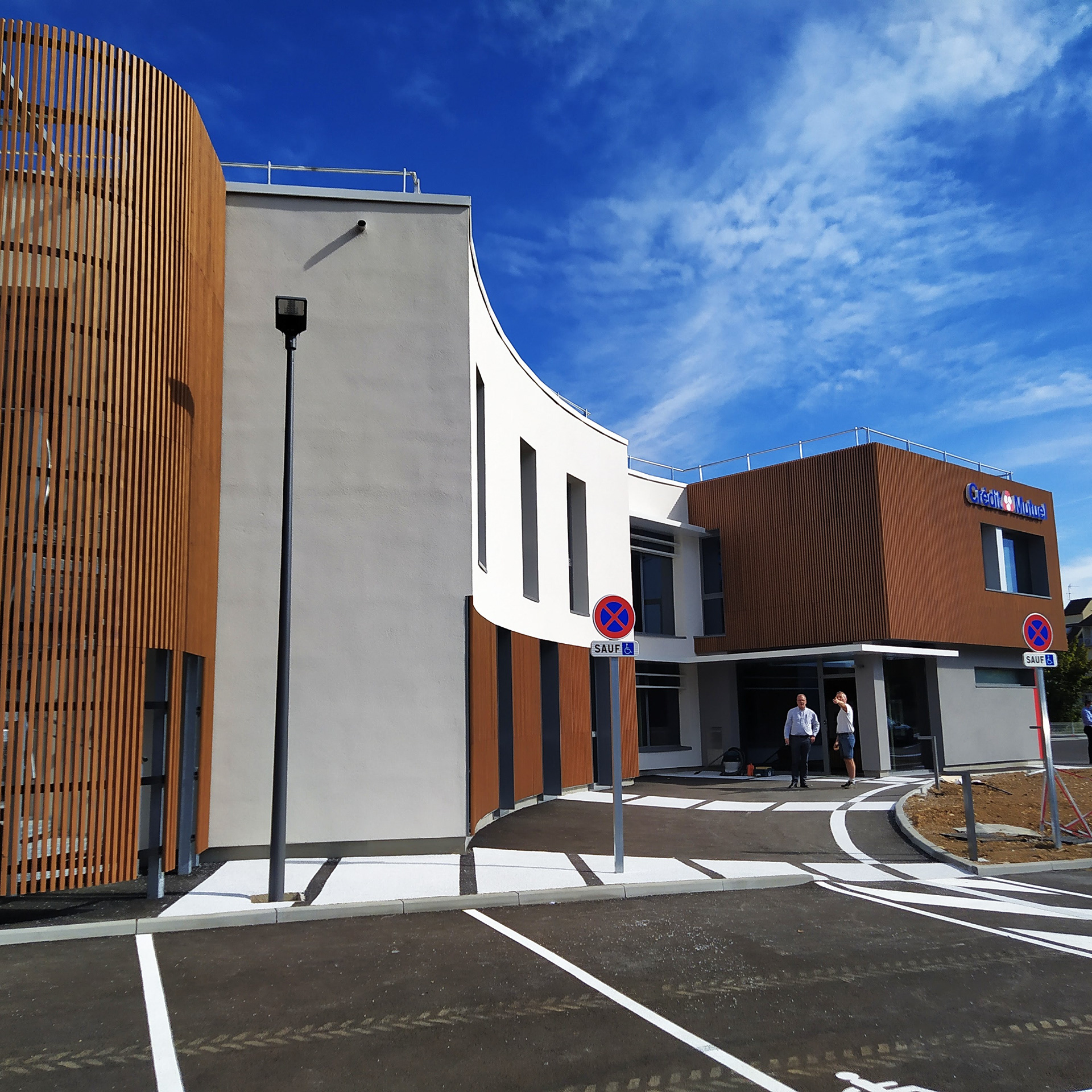 AGENCE BANCAIRE - LONS-LE-SAUNIER