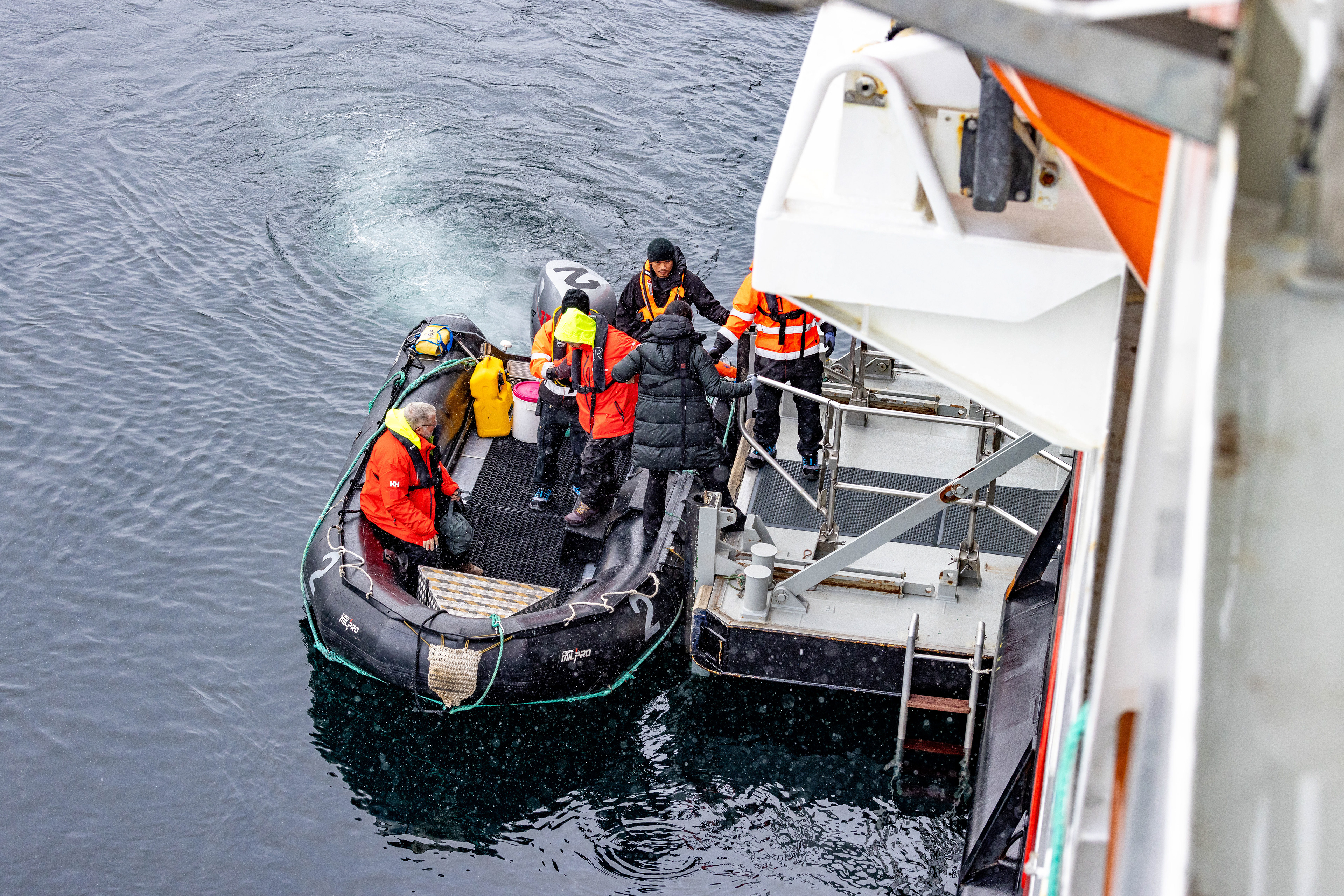 denk om het afstapje
