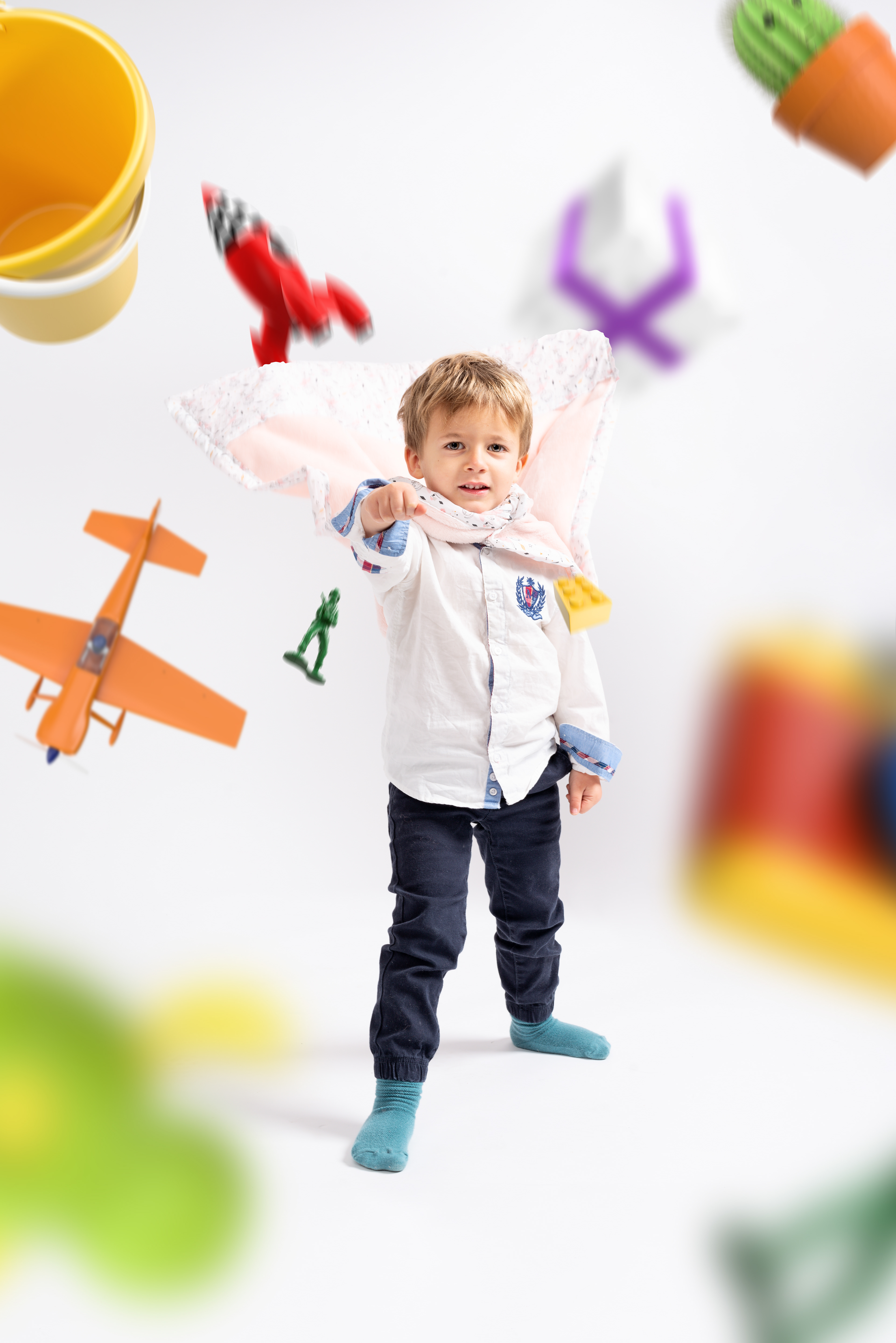 Portrait d'enfant mis en scène au studio - Guillaume Médard photographe professionnel à Annecy