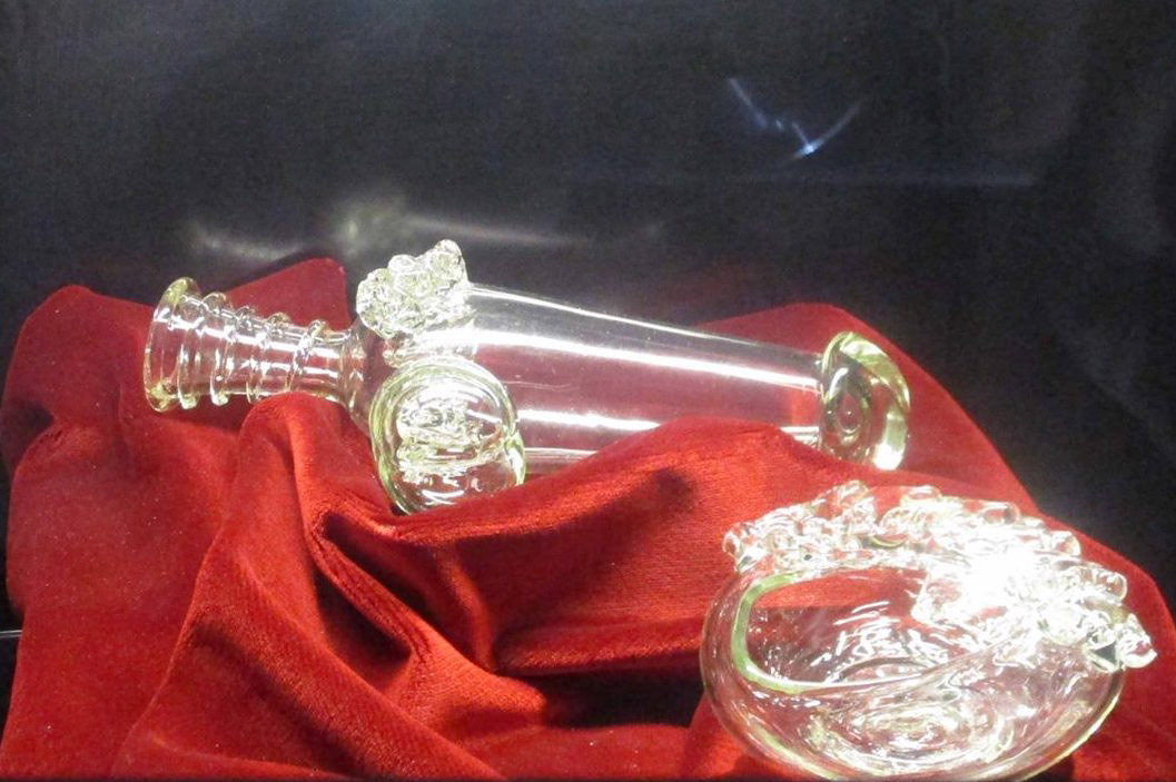 Rerproduction, Flacons et des tasses à vin du XVIIème siècle, conservés au Musée Cluny, Paris