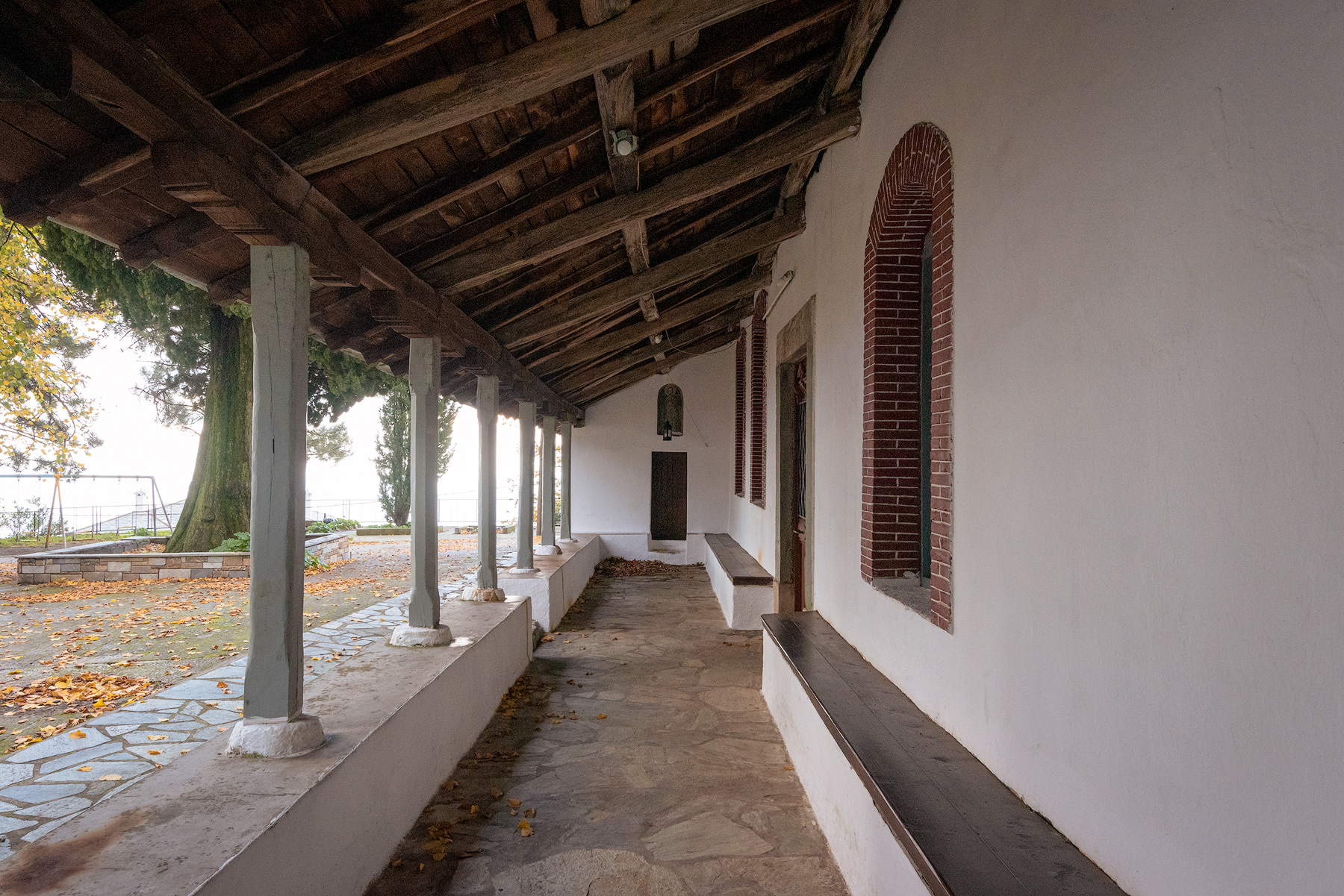 North exo-narthex