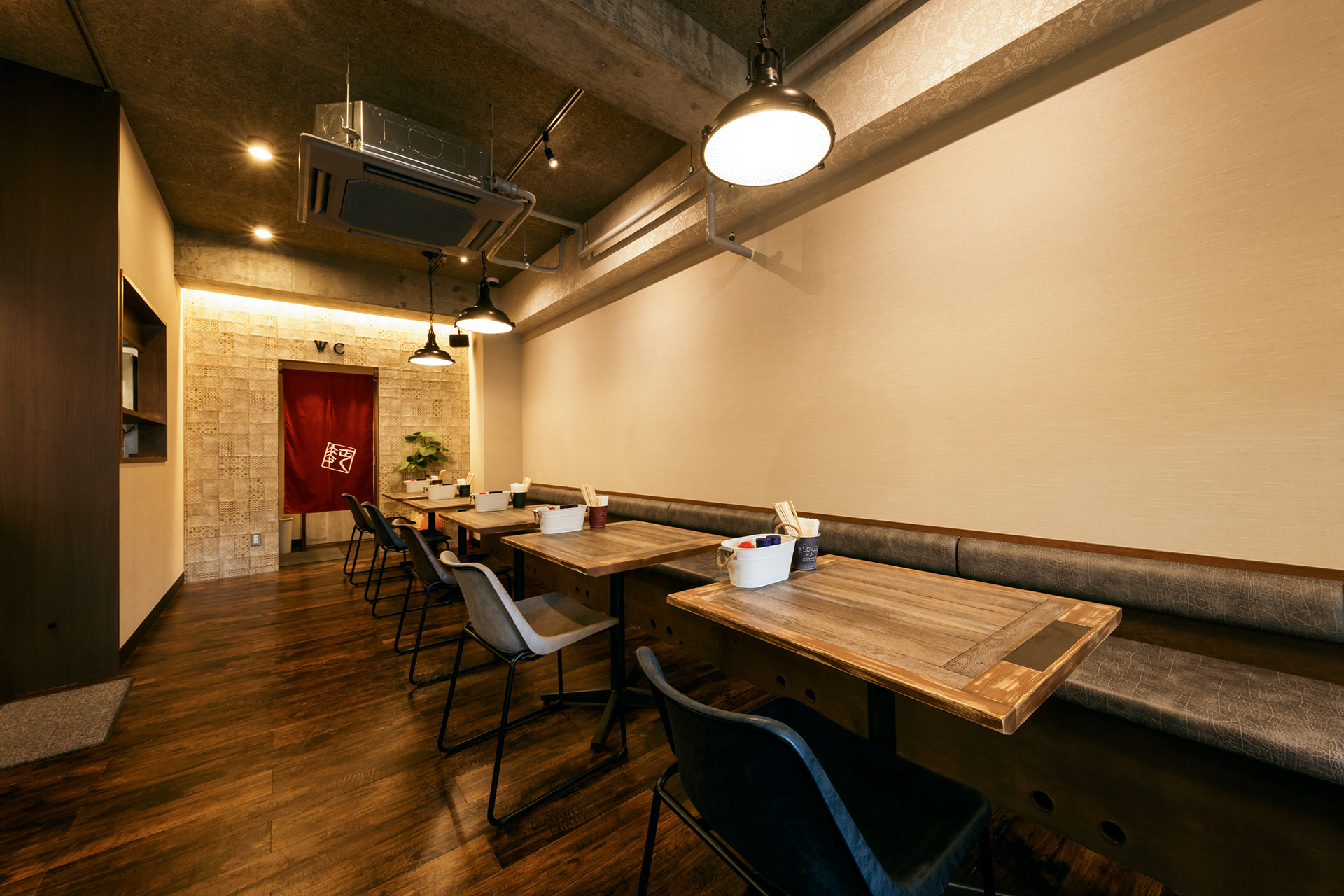 飲食店 - ラーメン店 -
