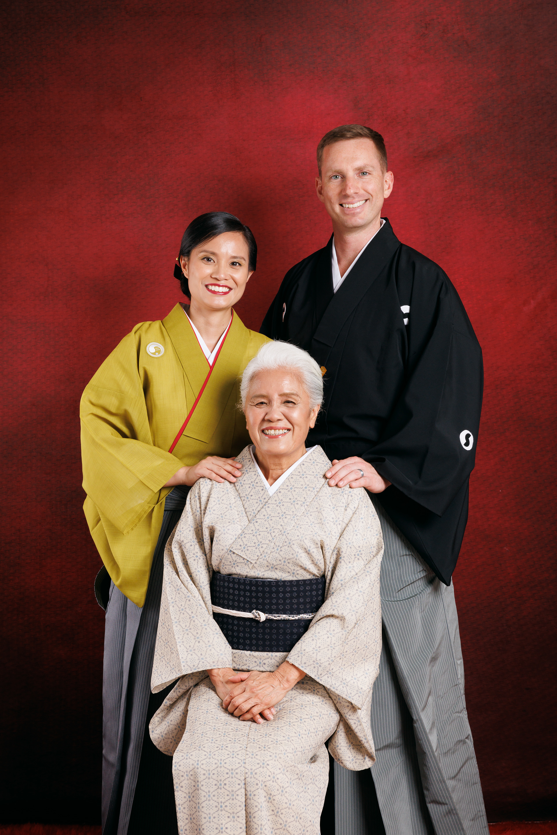 受賞記念撮影（琉球古典芸能）/キモノバナ