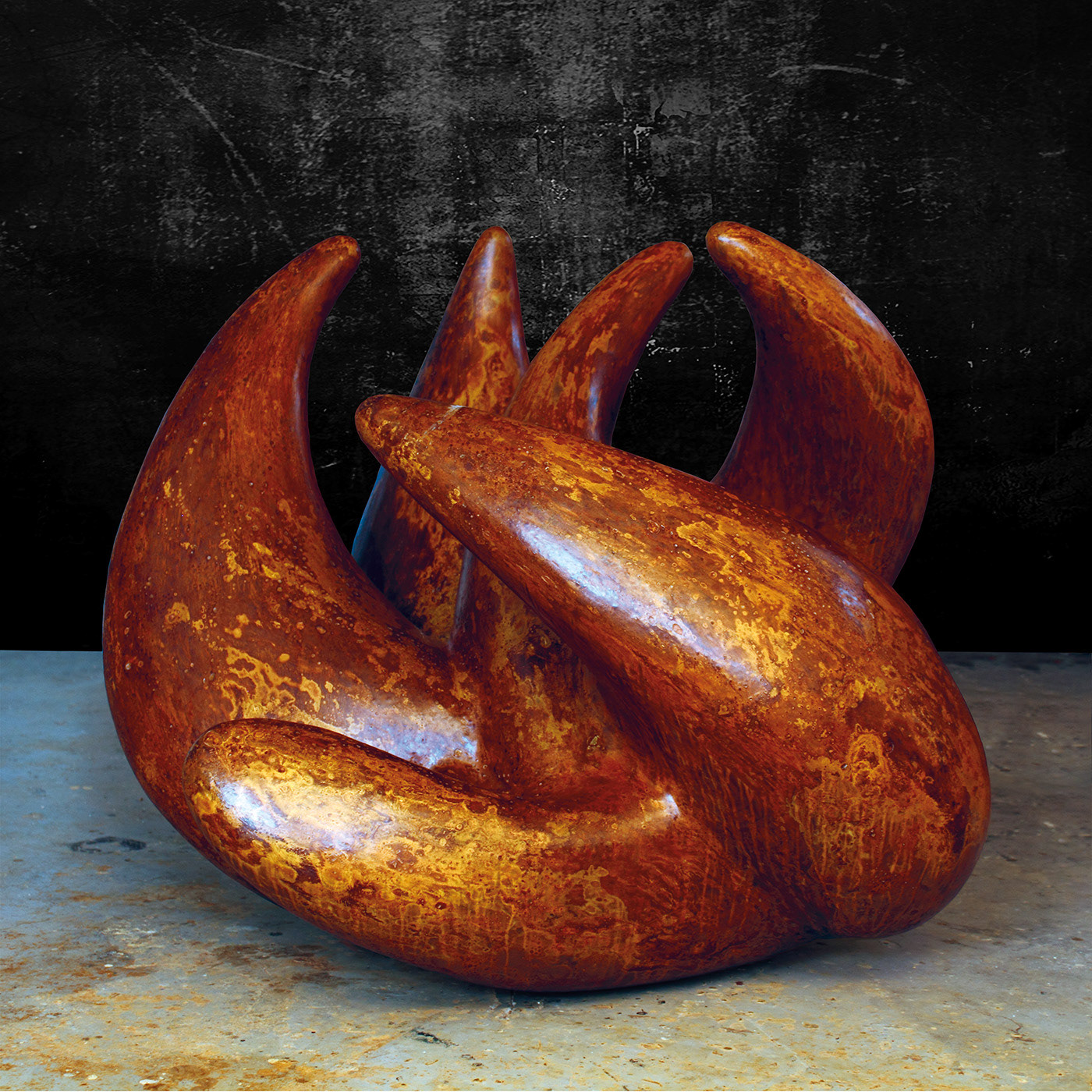 Sideways. Synthetic resin and iron, 85 x 90 x 100 cm.