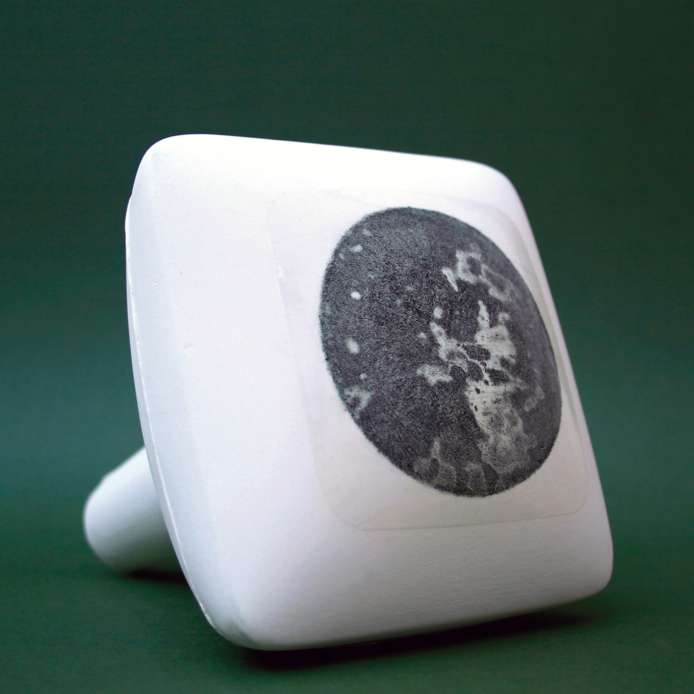 Moon TV. 2. Ceramics, 11 x 11 x 14 cm.