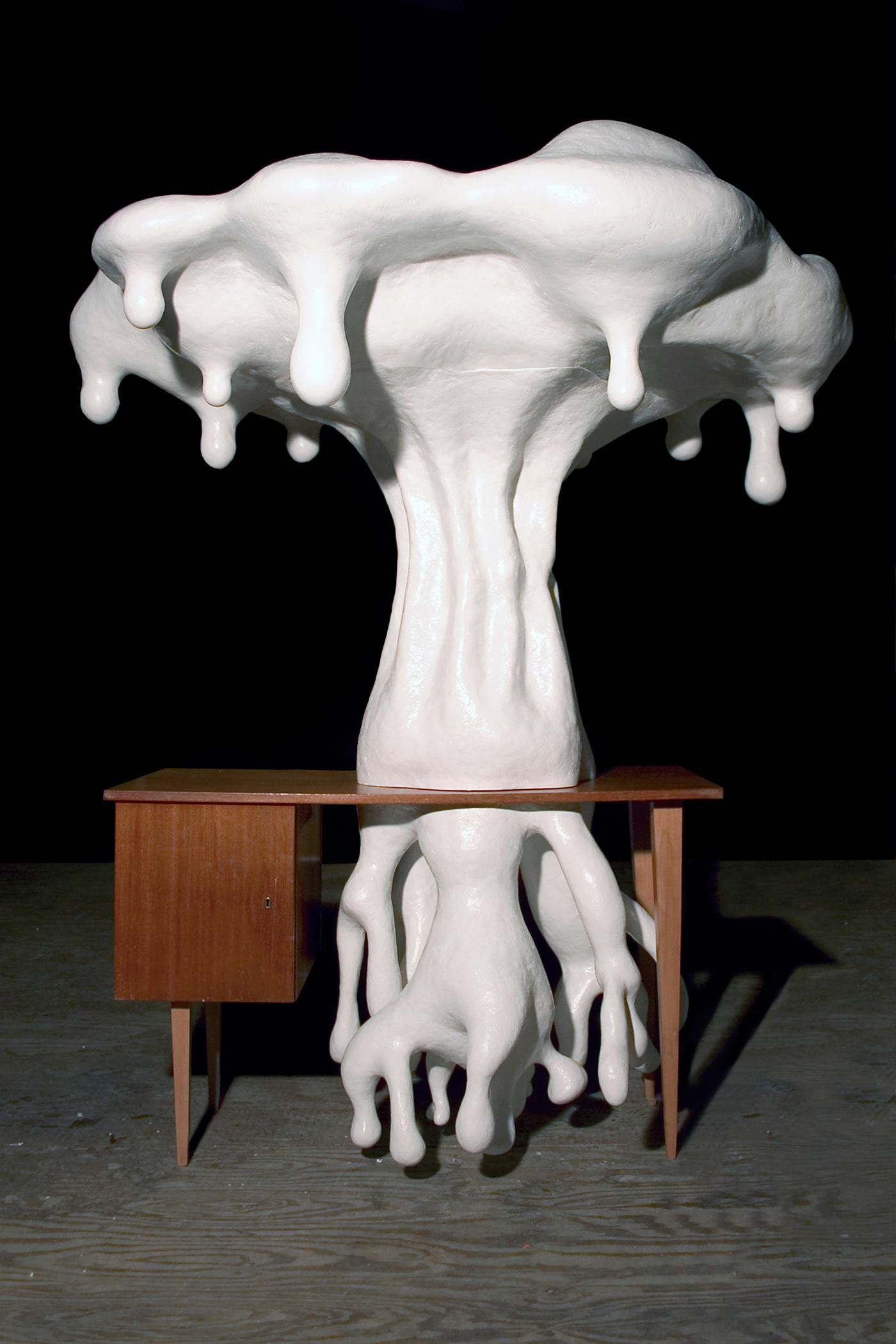 Yield of Learning. Polyester and wood, 200 x 140 x 170 cm.