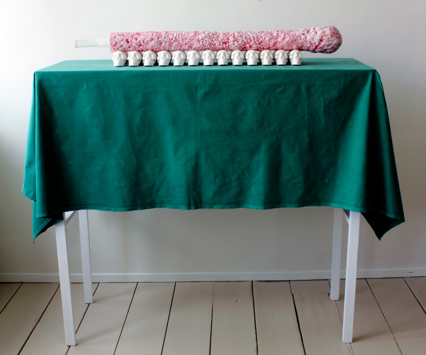 The Lazarus Miracle, parafin, plastic, ceramics, operating cloth and wood, 125 x 120 x 45 cm.