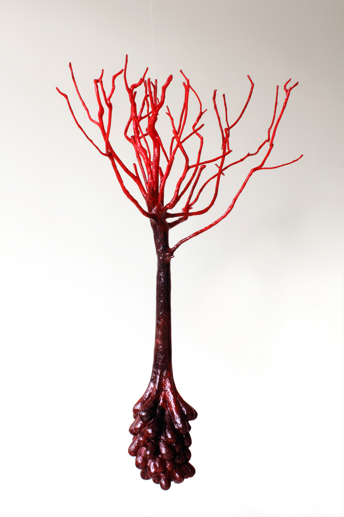 Liquid Tree, polyester and wood, 125 x 60 x 60 cm.